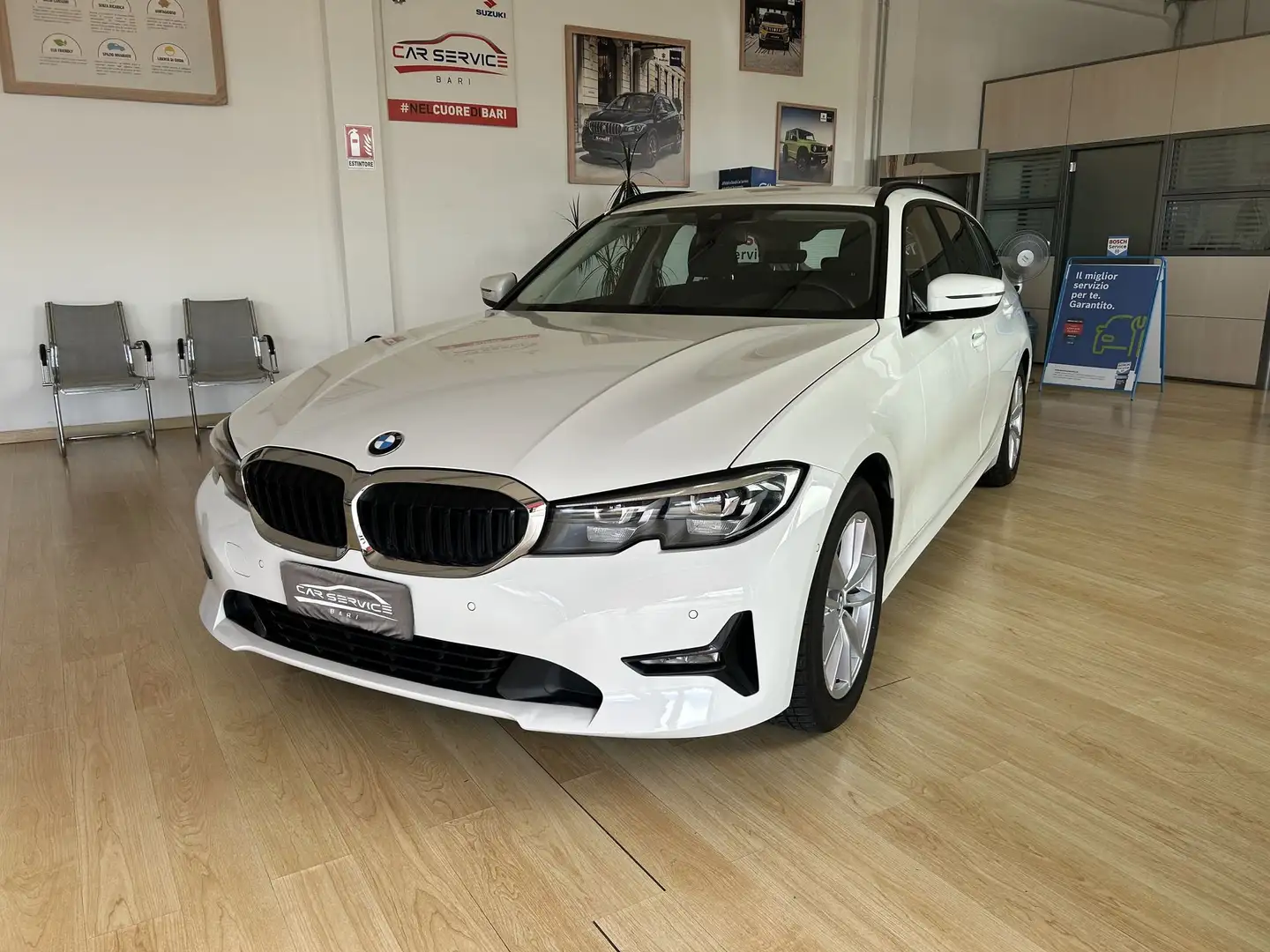BMW 318 318d Touring Business Advantage aut. - 1