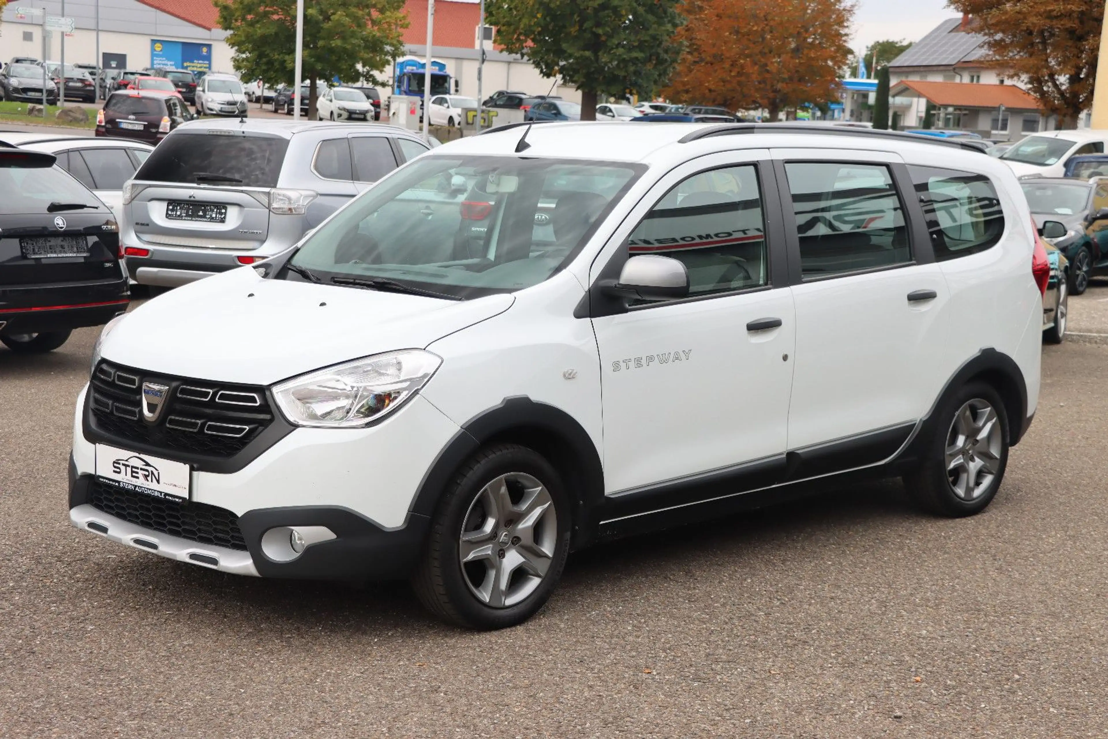 Dacia Lodgy Stepway  1.HAND l NAVI l KAMERA l 7-SITZER — photo 3