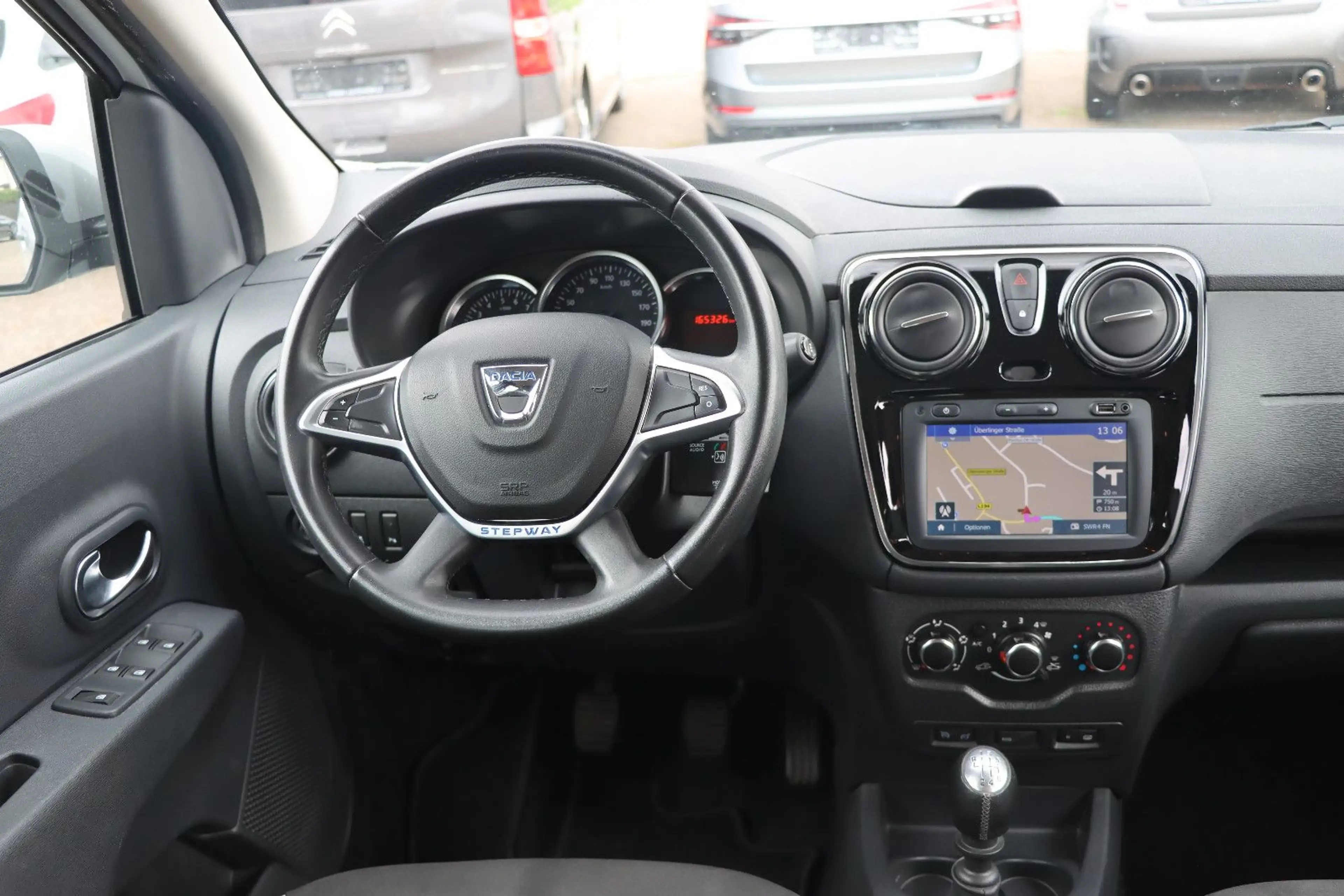 Dacia Lodgy Stepway  1.HAND l NAVI l KAMERA l 7-SITZER — photo 8