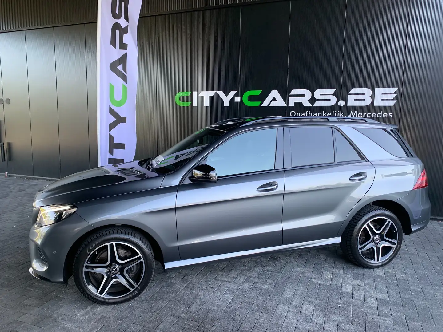 Mercedes-Benz GLE 250 d 4-M/AMG+NIGHT PACK/PANO/LED/CAMERA/COMAND/FULL! Szary - 2
