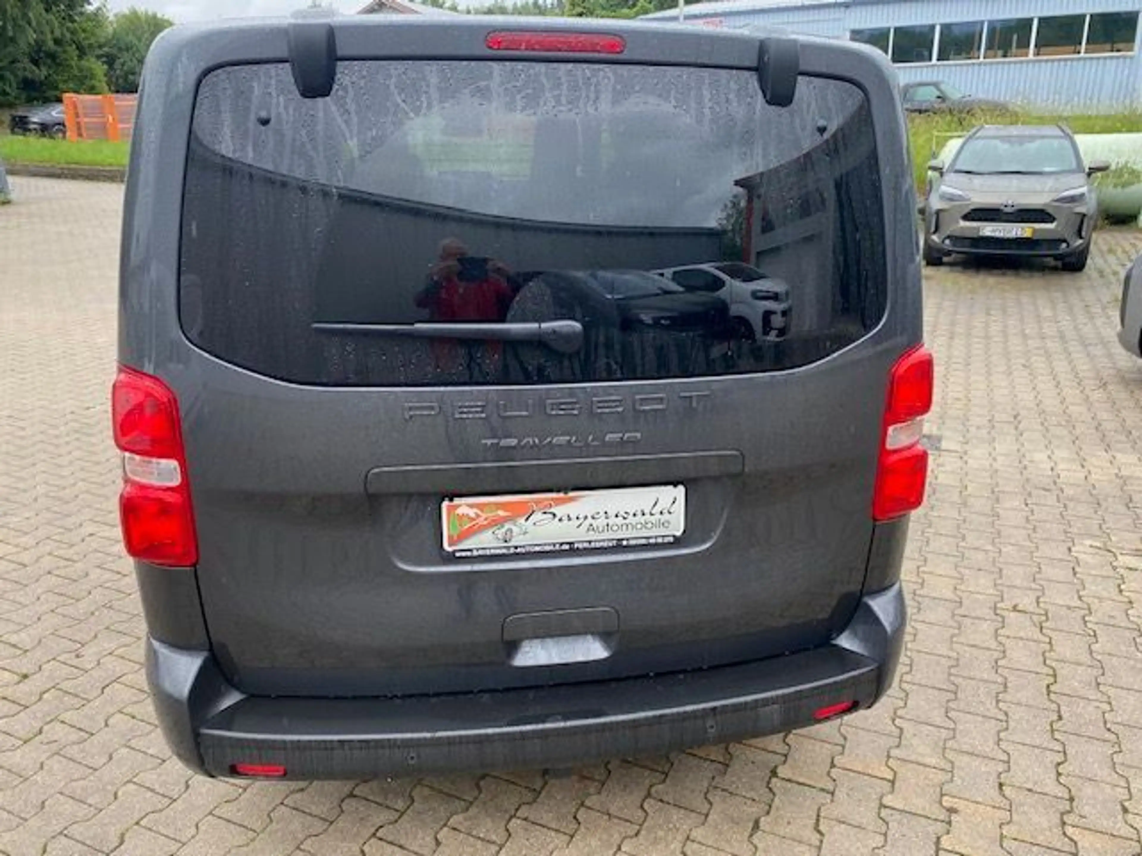 Peugeot Traveller Allure L3 7-Sitz Navi AHK Panodach ACC — photo 13