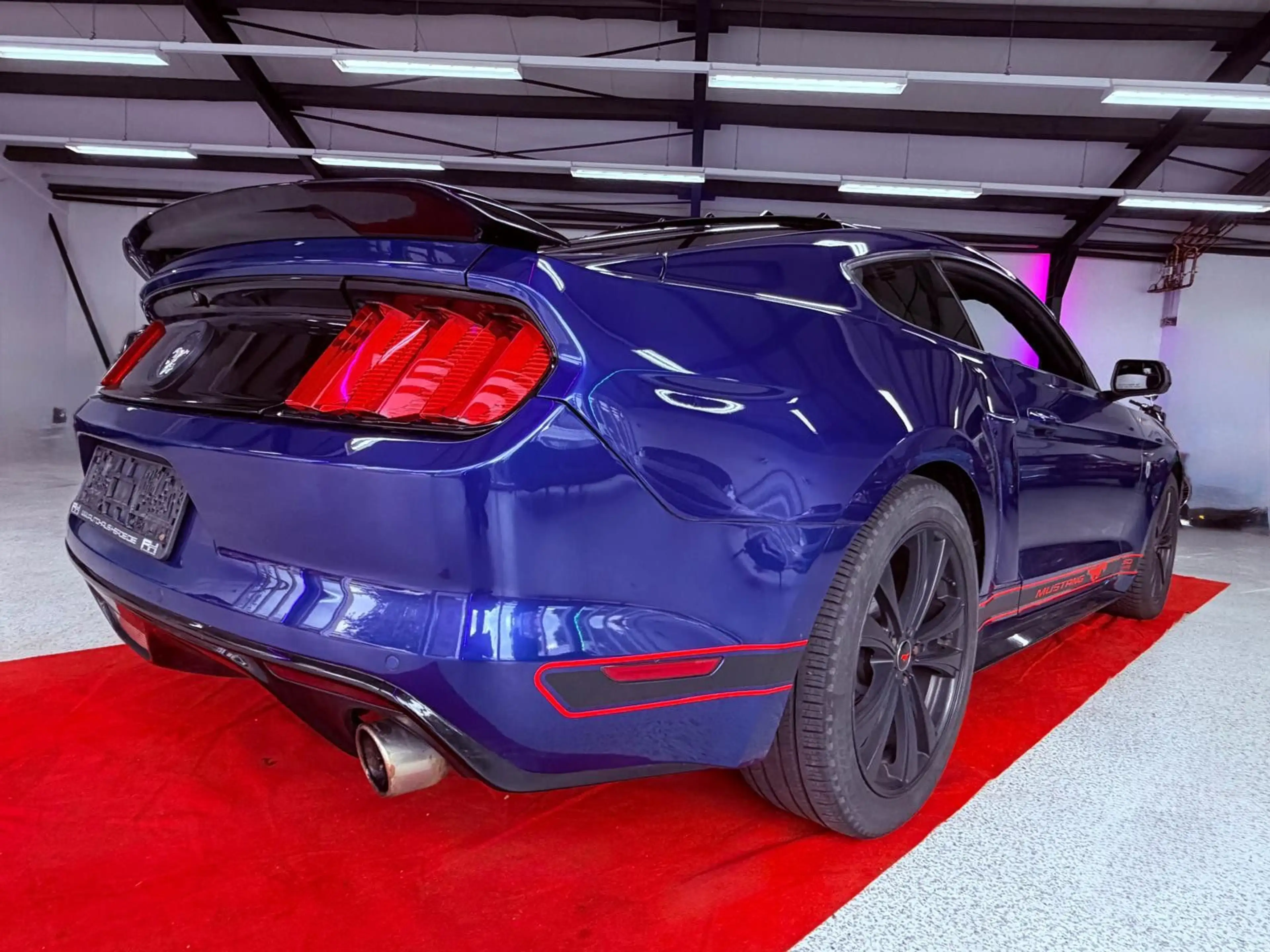 Ford Mustang GT Fastback -V6 -sparsam durch LPG — photo 3