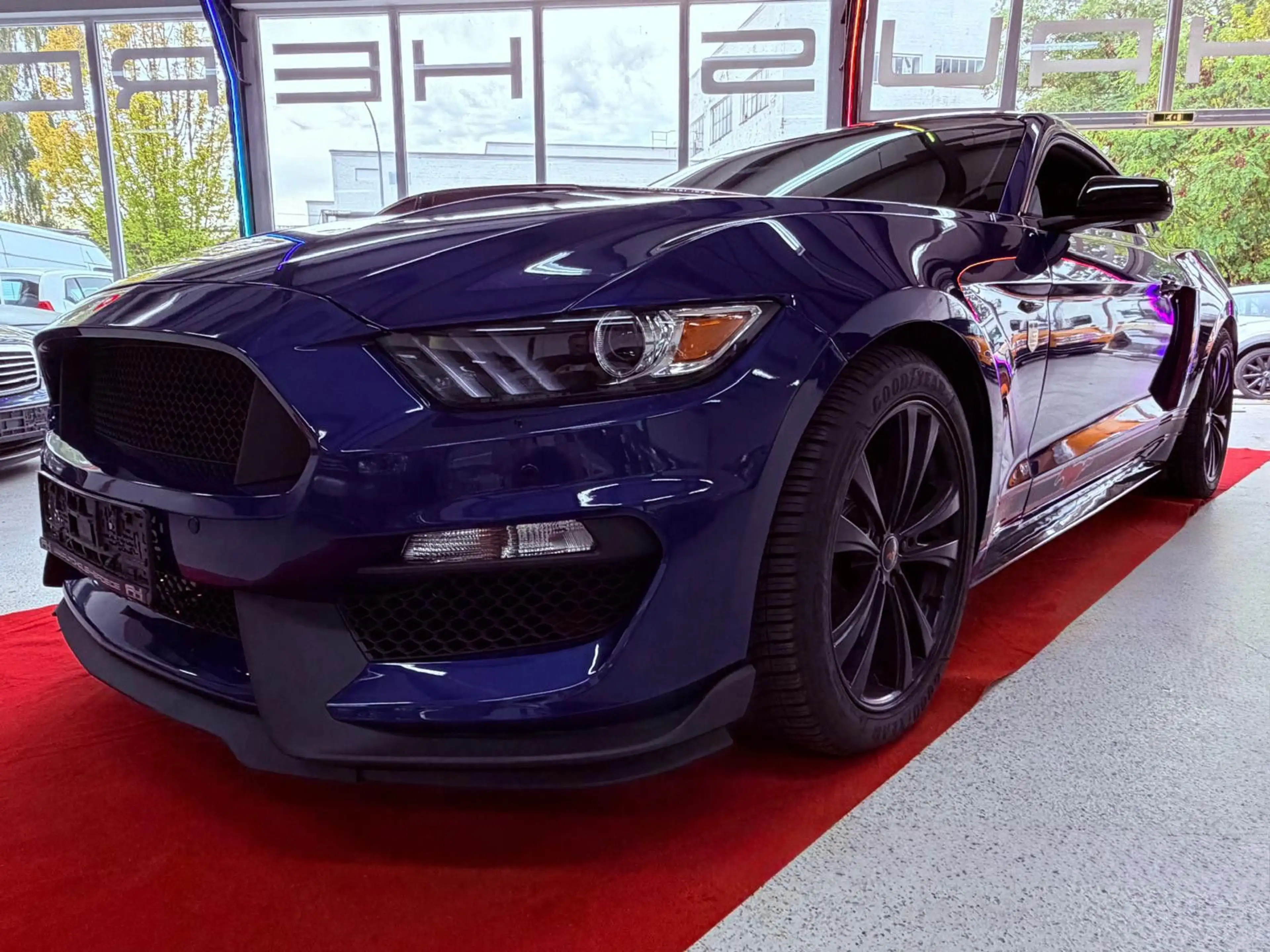 Ford Mustang GT Fastback -V6 -sparsam durch LPG — photo 2