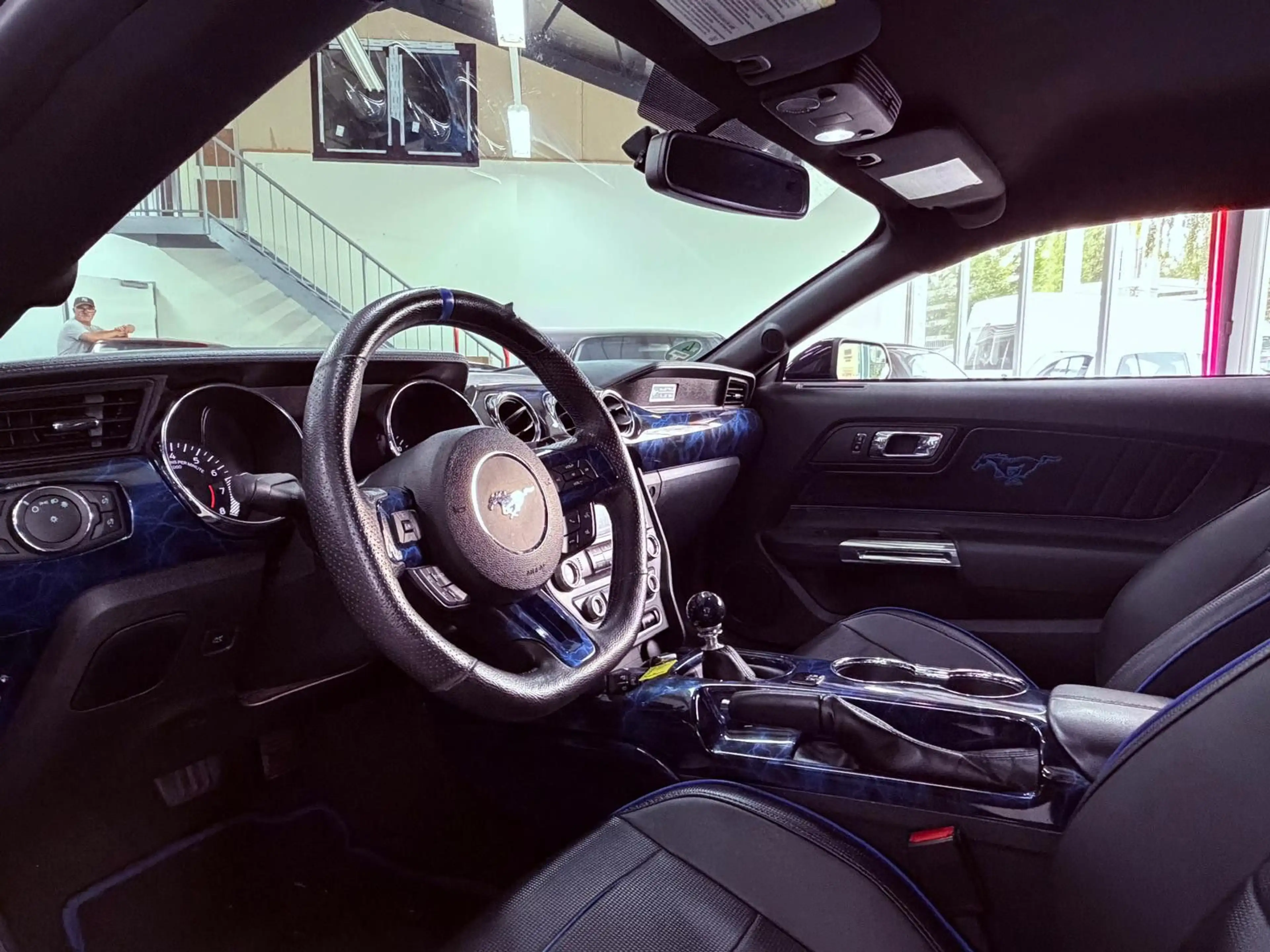 Ford Mustang GT Fastback -V6 -sparsam durch LPG — photo 5