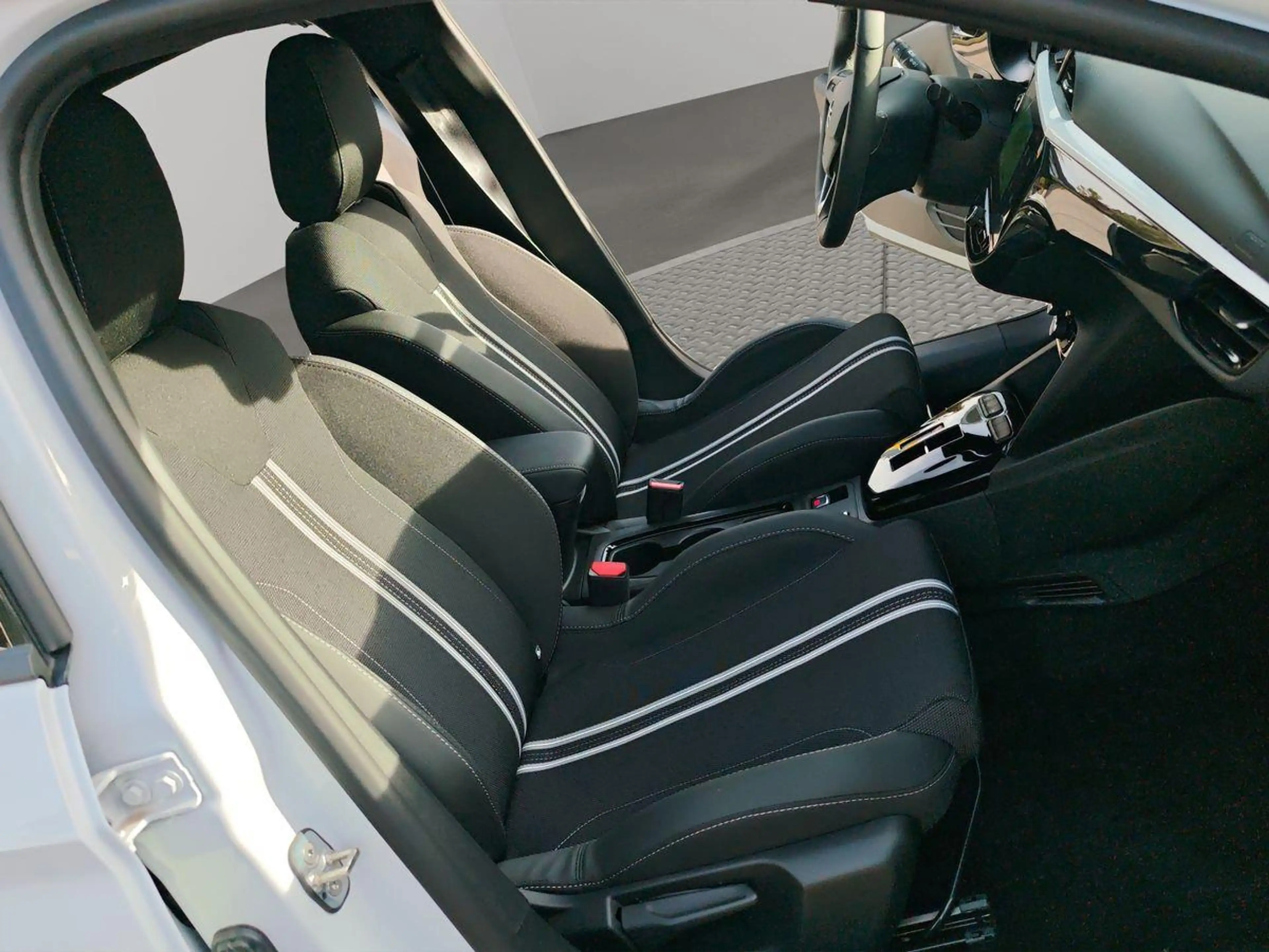 Opel Corsa Ultimate MHEV145PS NAV/KAM/ACC/MATRIX VOLL — photo 19