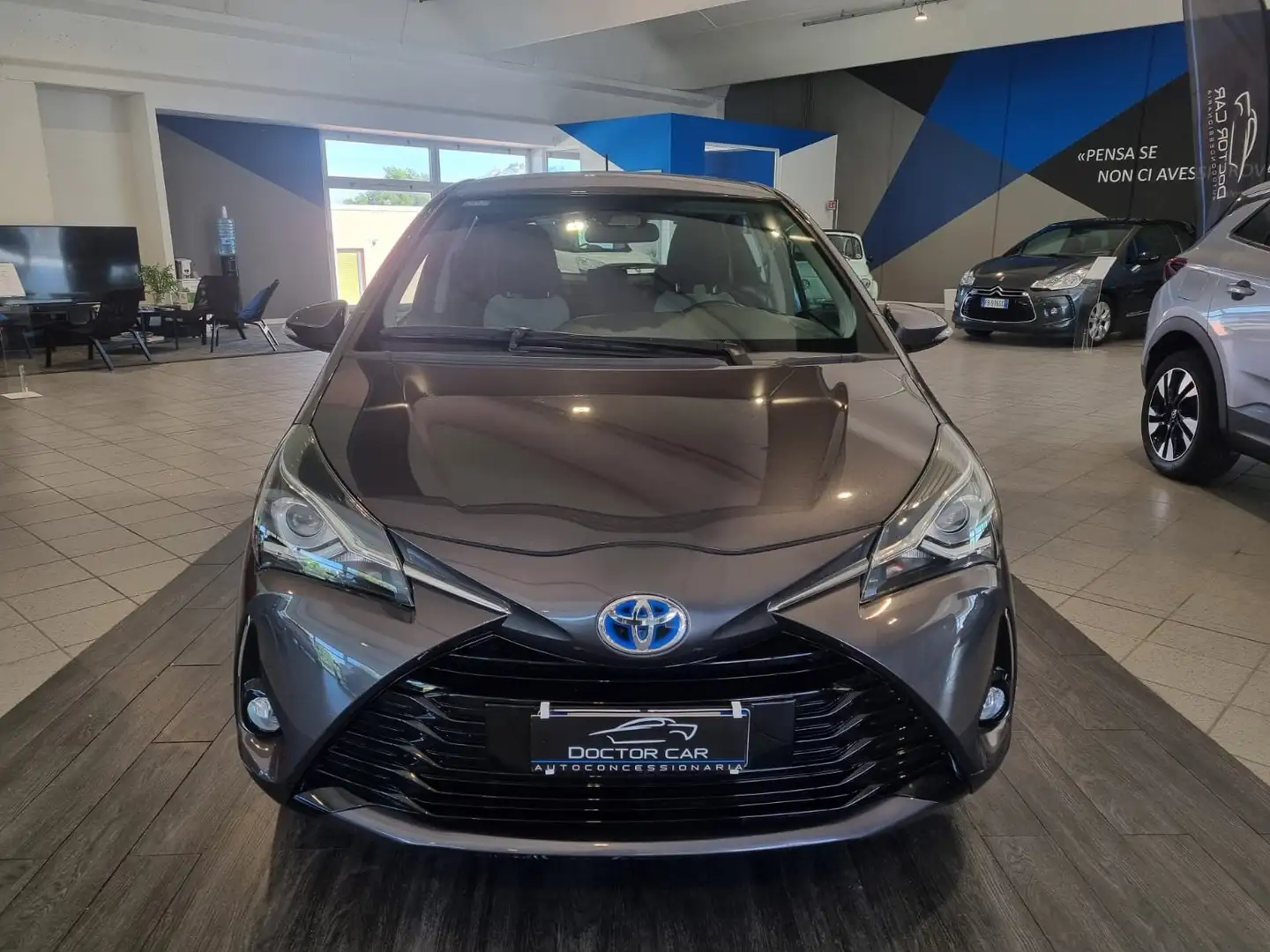 Toyota Yaris Yaris III 2017 5p 1.5h Active Grigio - 2