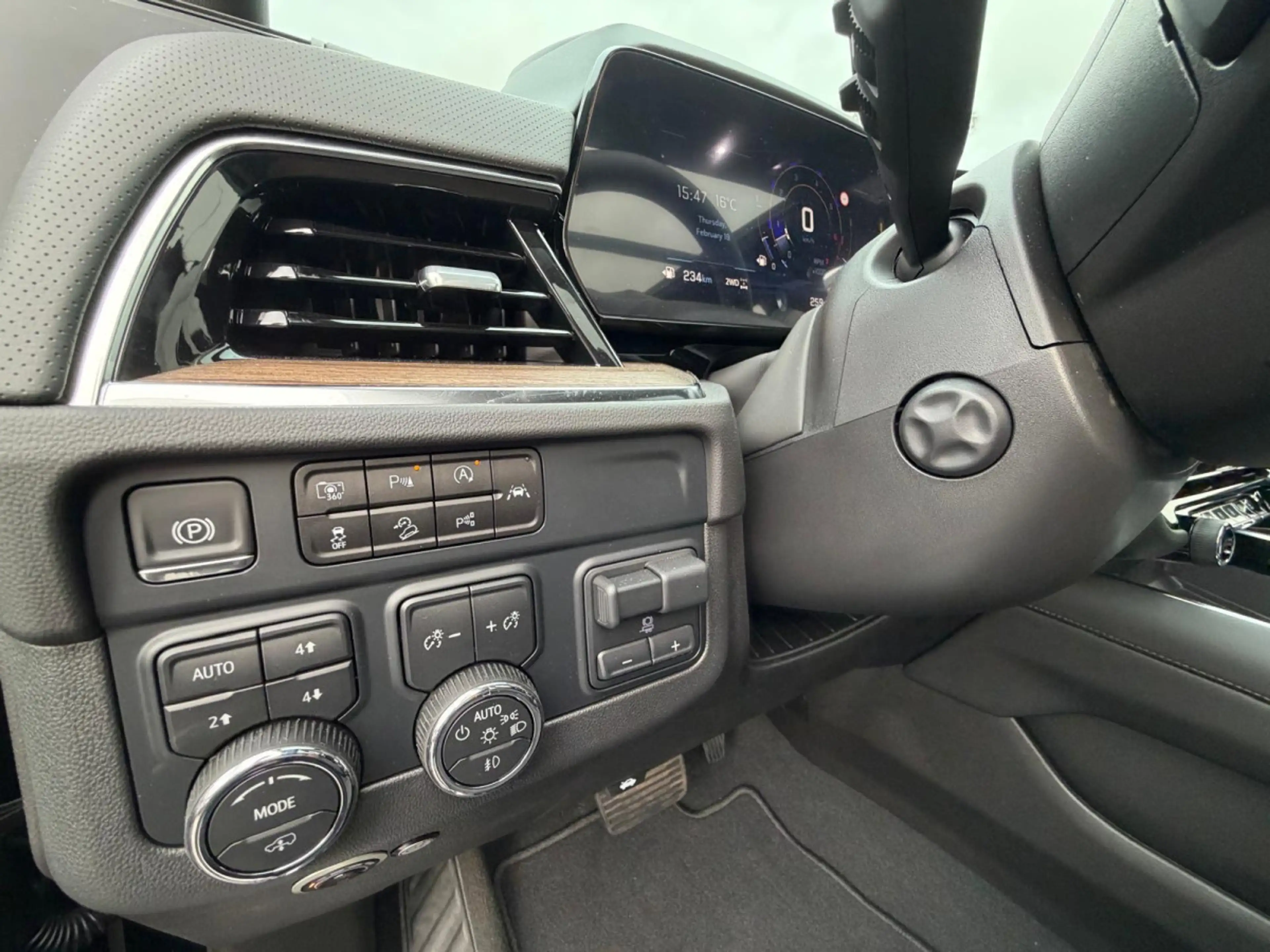 Chevrolet Suburban Chevrolet Suburban 6.2 V8 MY 2026 High Country 4WD — photo 15