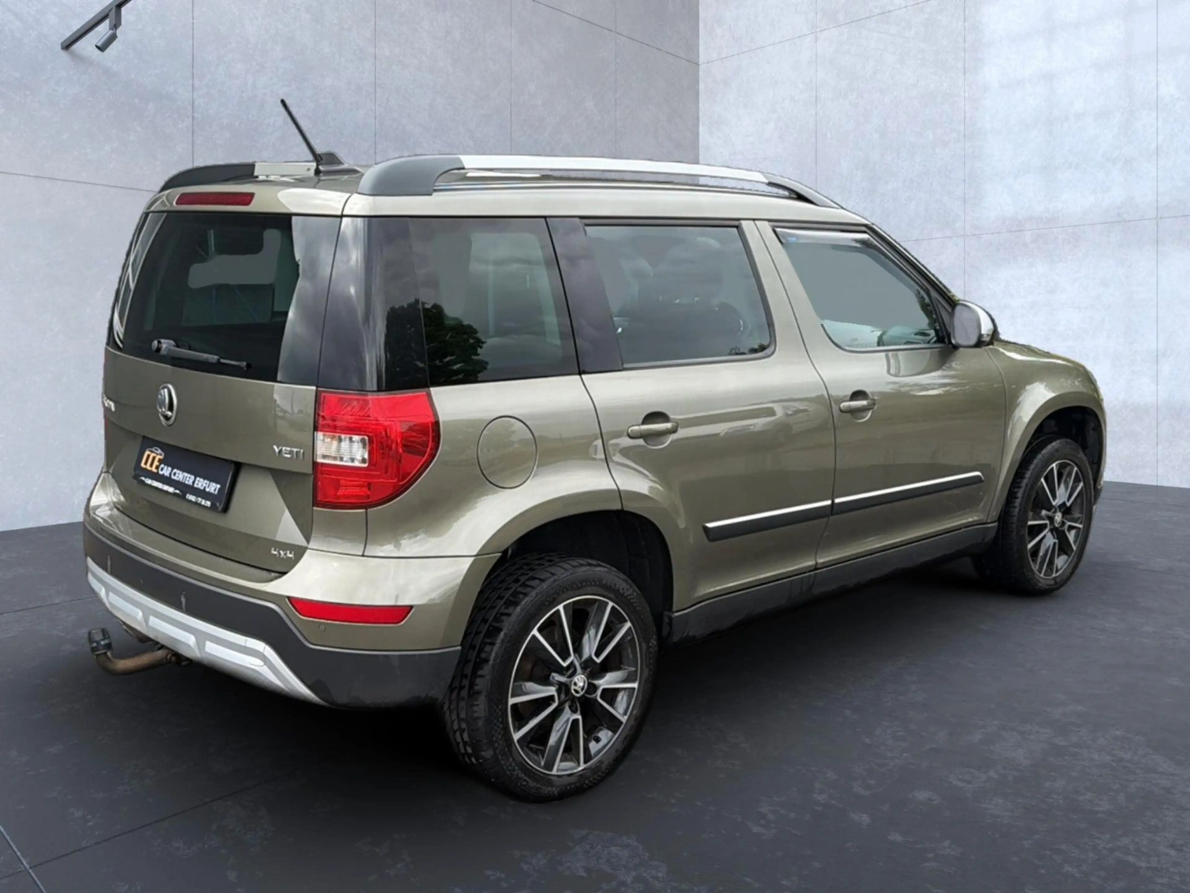 Skoda Yeti Ambition Outdoor 4x4*AHK*PDC*XEN*Navi*Klima — photo 7