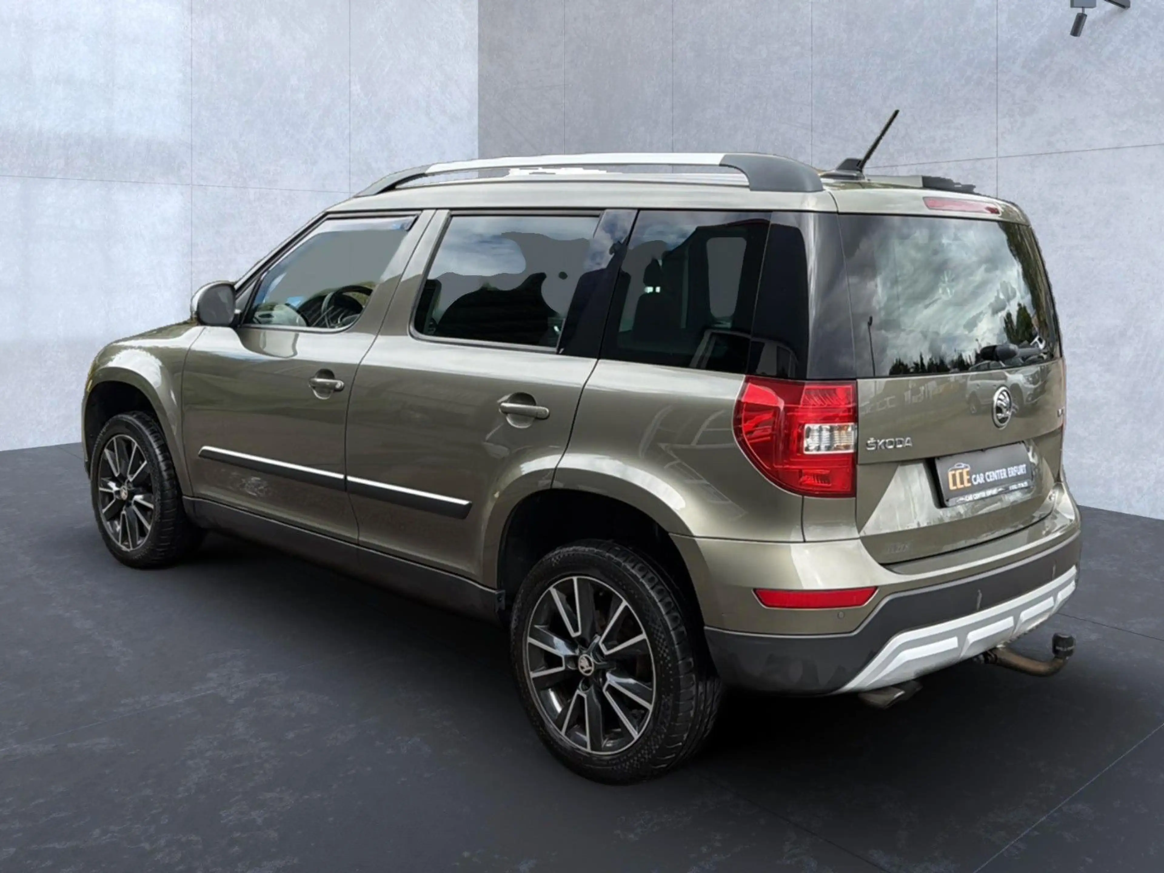 Skoda Yeti Ambition Outdoor 4x4*AHK*PDC*XEN*Navi*Klima — photo 5