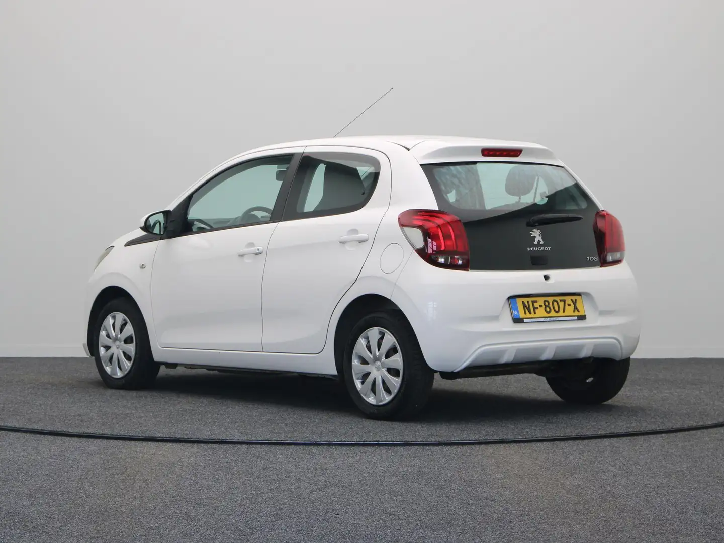 Peugeot 108 1.0 e-VTi Active | Airco | LED Dagrijverlichting | Wit - 2