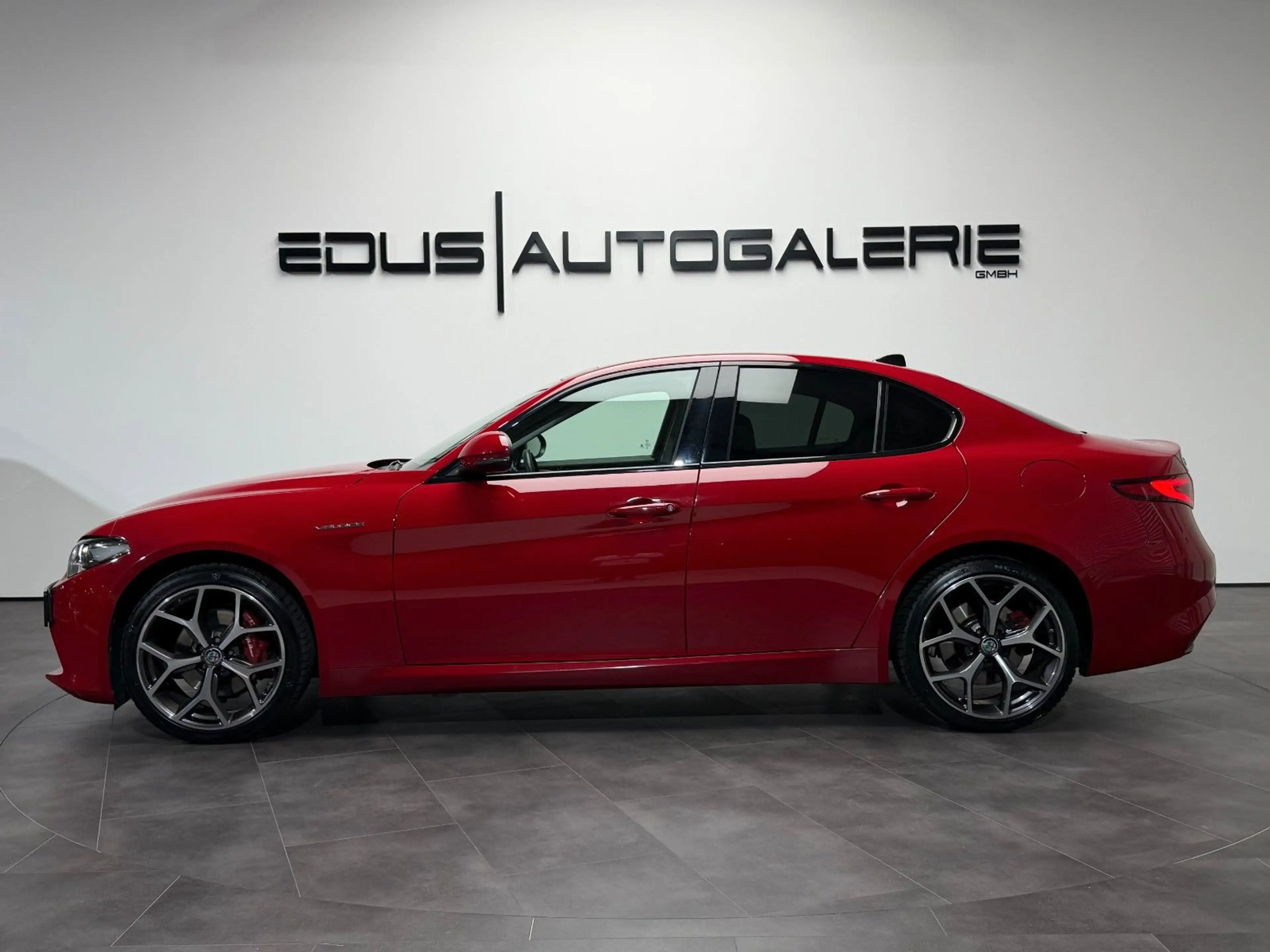 Alfa Romeo Giulia Veloce Q4 ACC RFK Bi-Xenon Pano H&K — photo 5