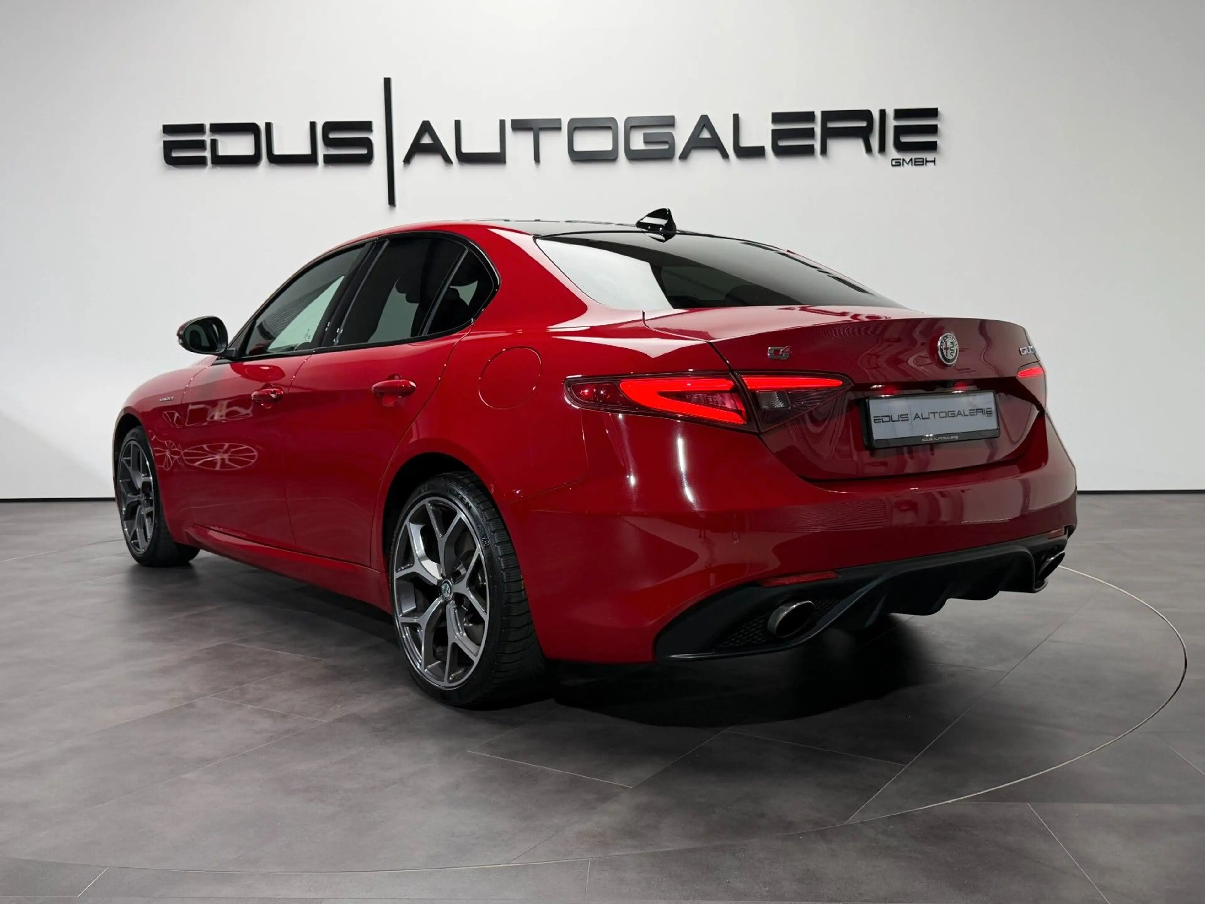 Alfa Romeo Giulia Veloce Q4 ACC RFK Bi-Xenon Pano H&K — photo 6