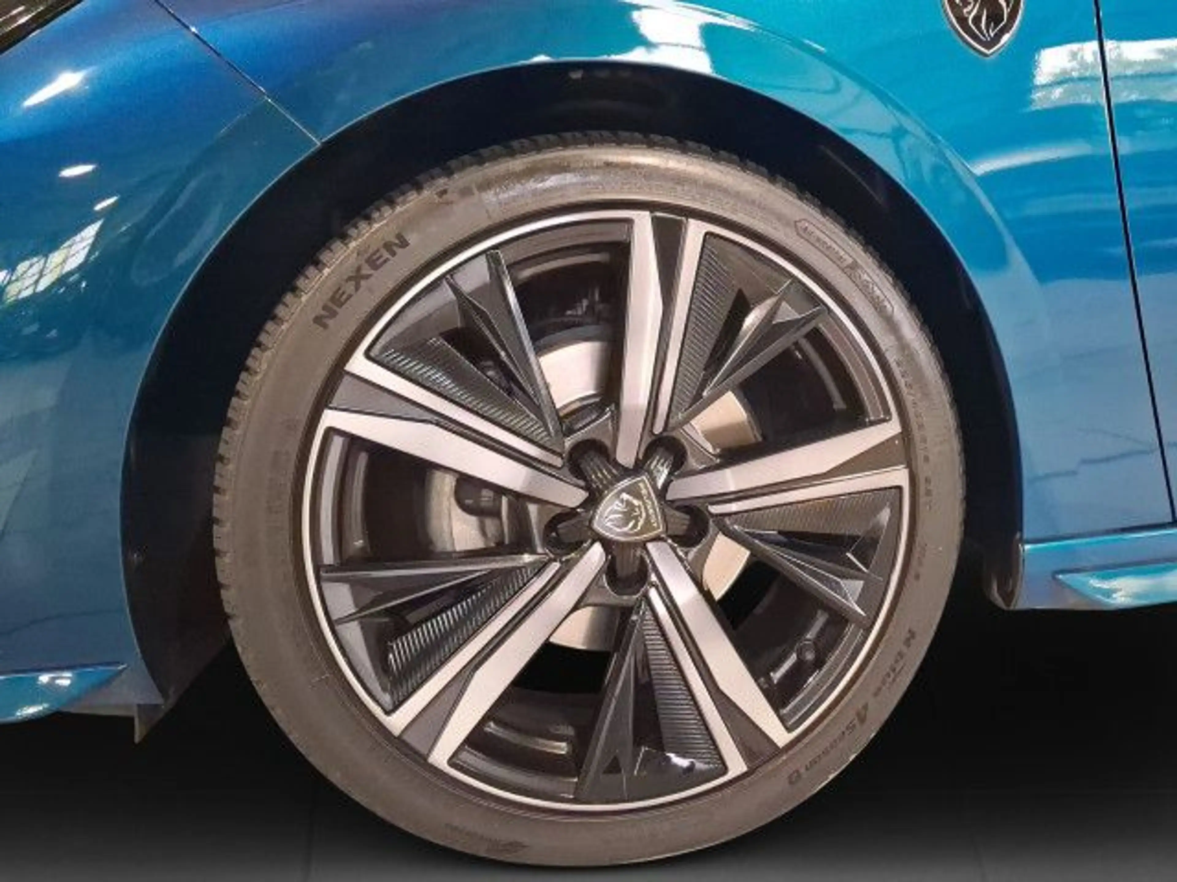 Peugeot 308 GT PT 130 EAT8 / Massage / ACC / 360 Kamera — photo 9