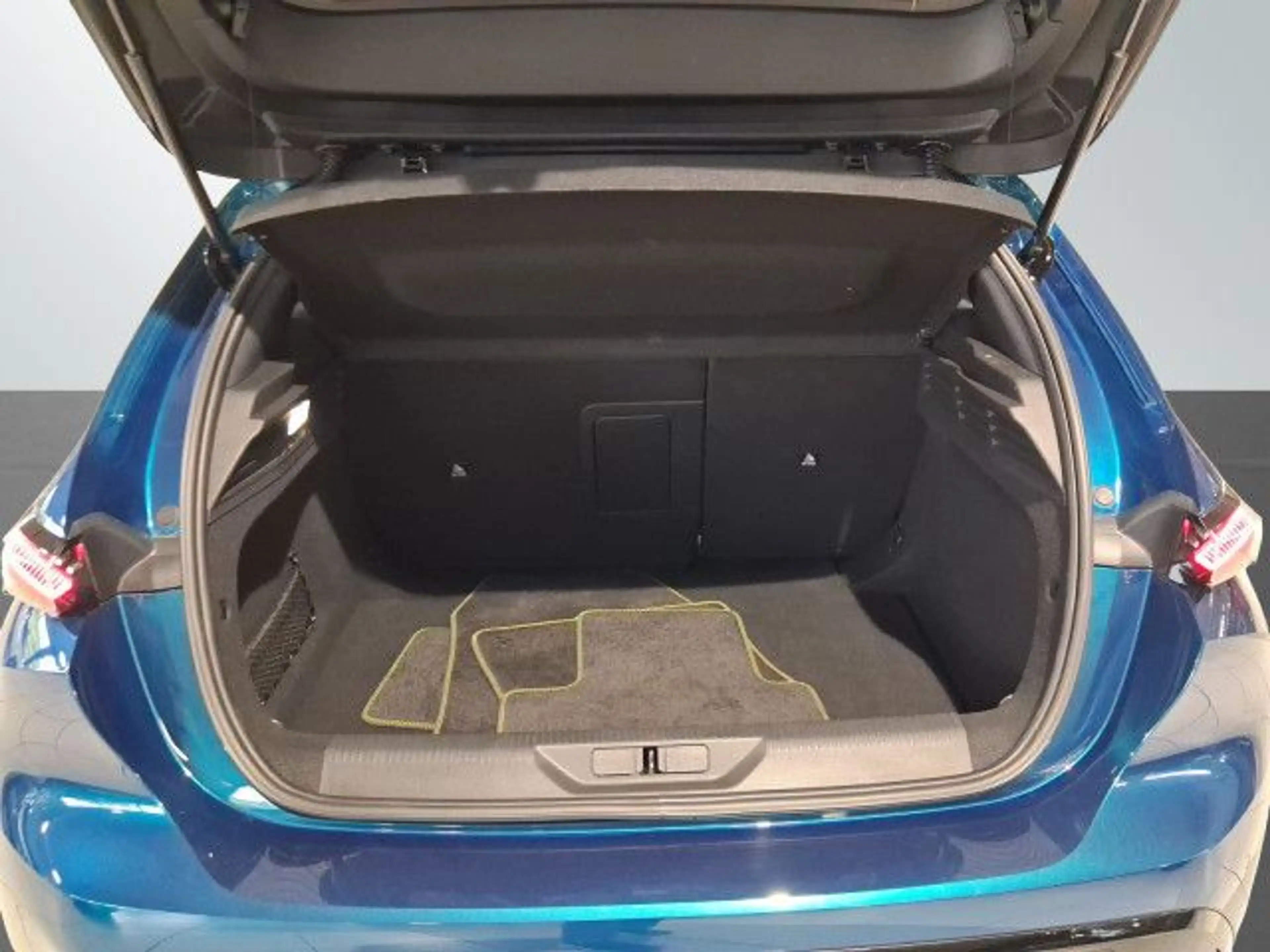Peugeot 308 GT PT 130 EAT8 / Massage / ACC / 360 Kamera — photo 14
