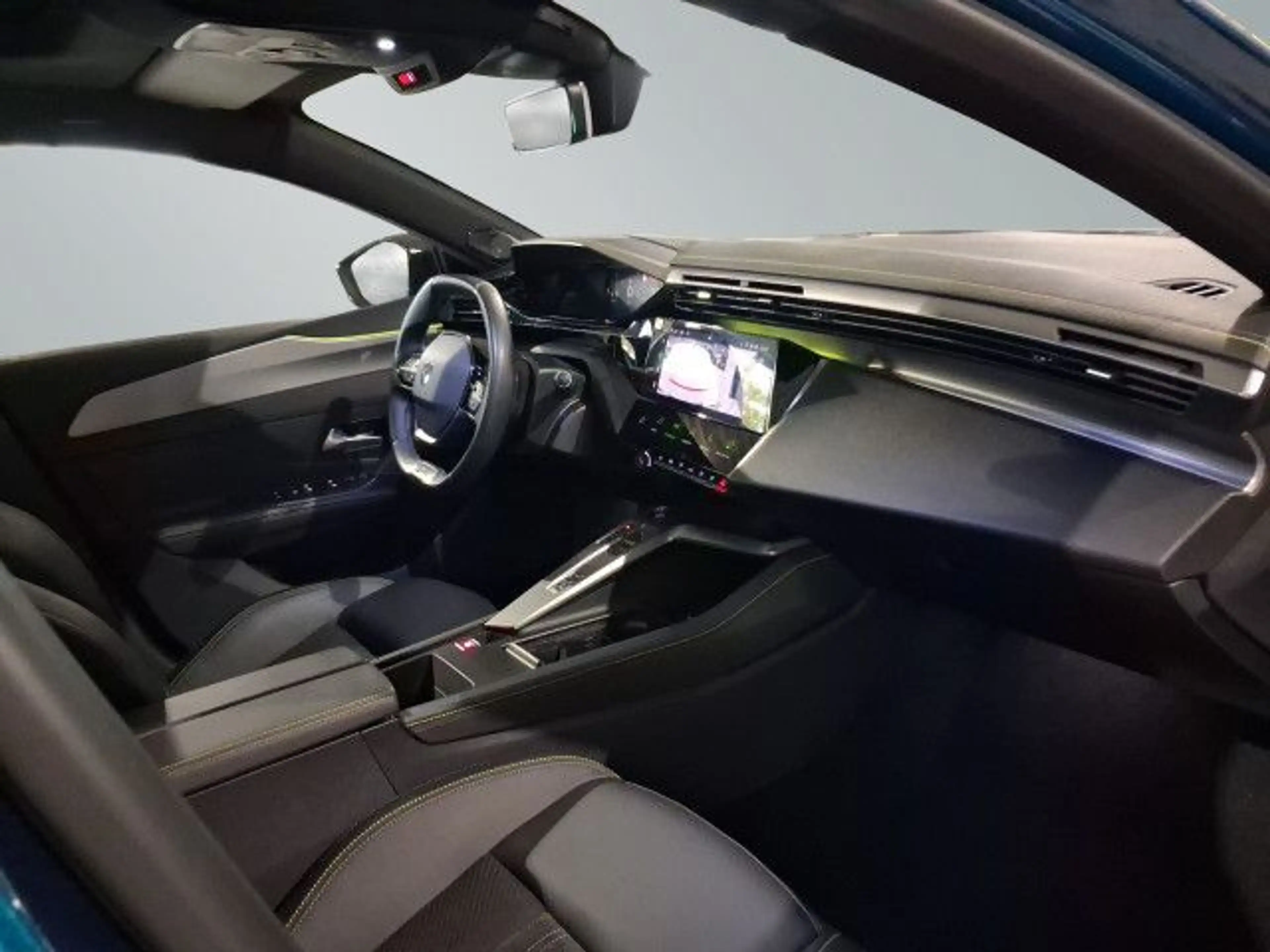 Peugeot 308 GT PT 130 EAT8 / Massage / ACC / 360 Kamera — photo 15