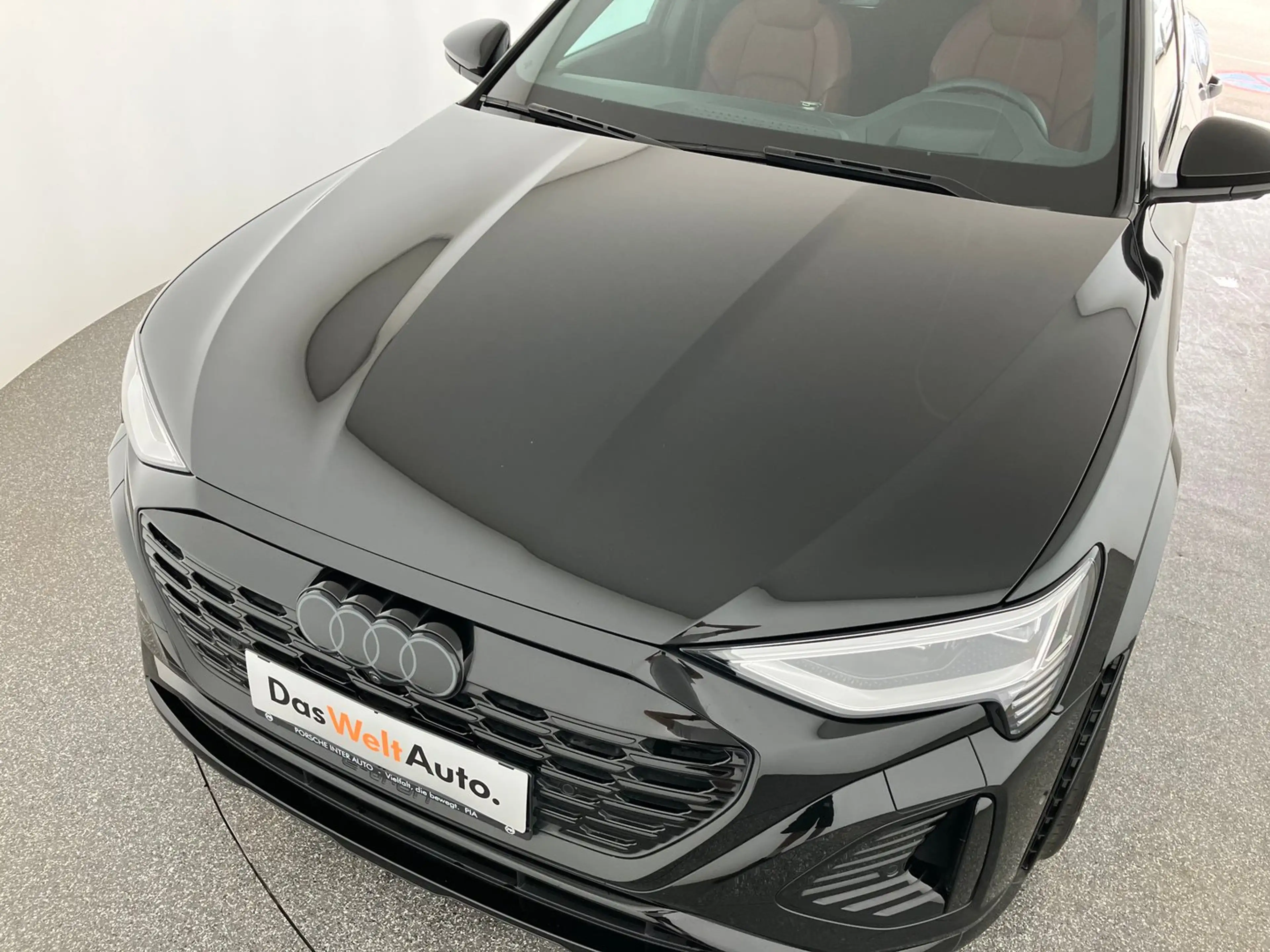 Audi SQ8 e-tron quattro — photo 9