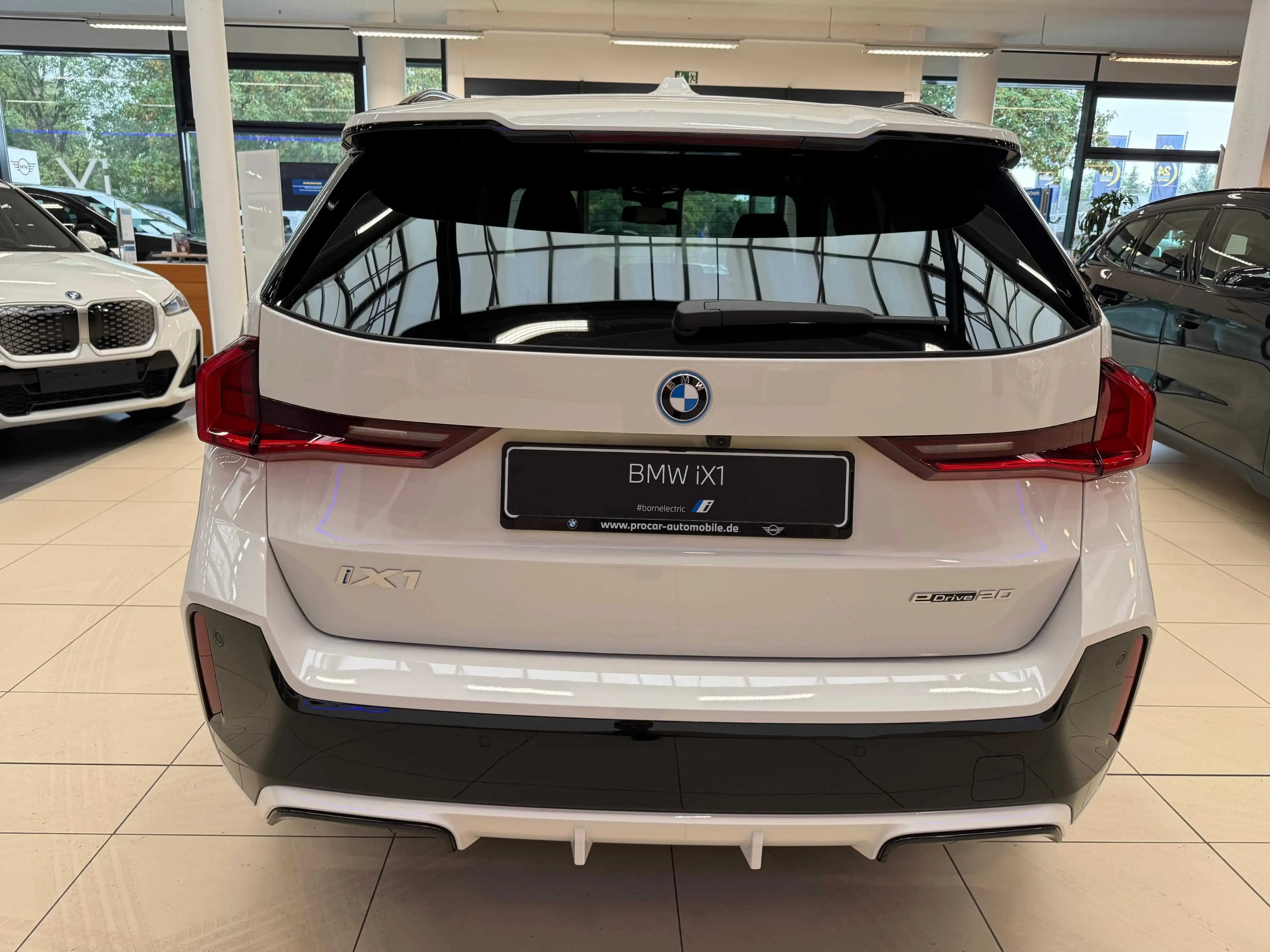 BMW iX1 eDrive20 M-Sport+NAVI+LED+SHZ+PA+uvm. — photo 2
