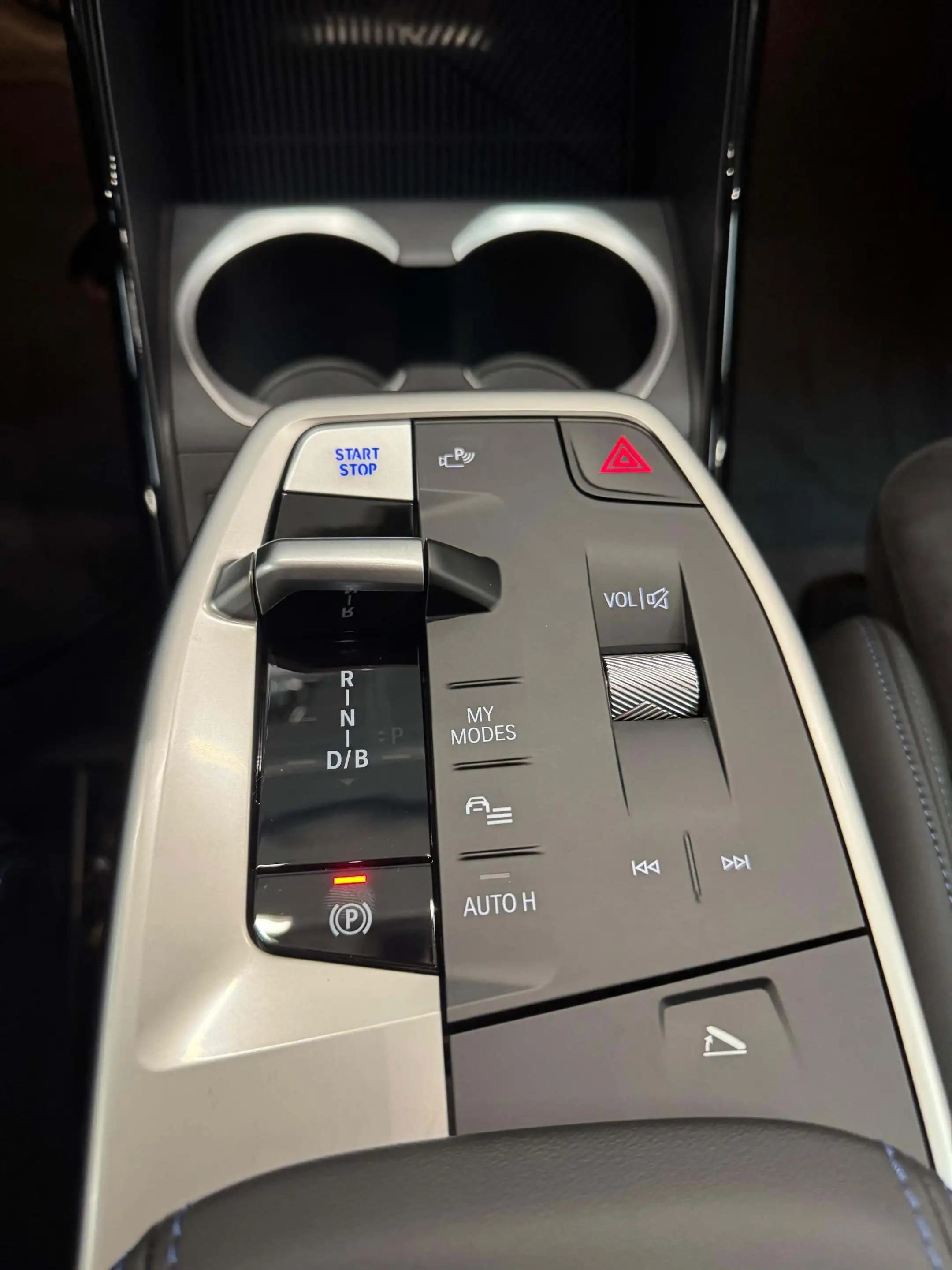 BMW iX1 eDrive20 M-Sport+NAVI+LED+SHZ+PA+uvm. — photo 7