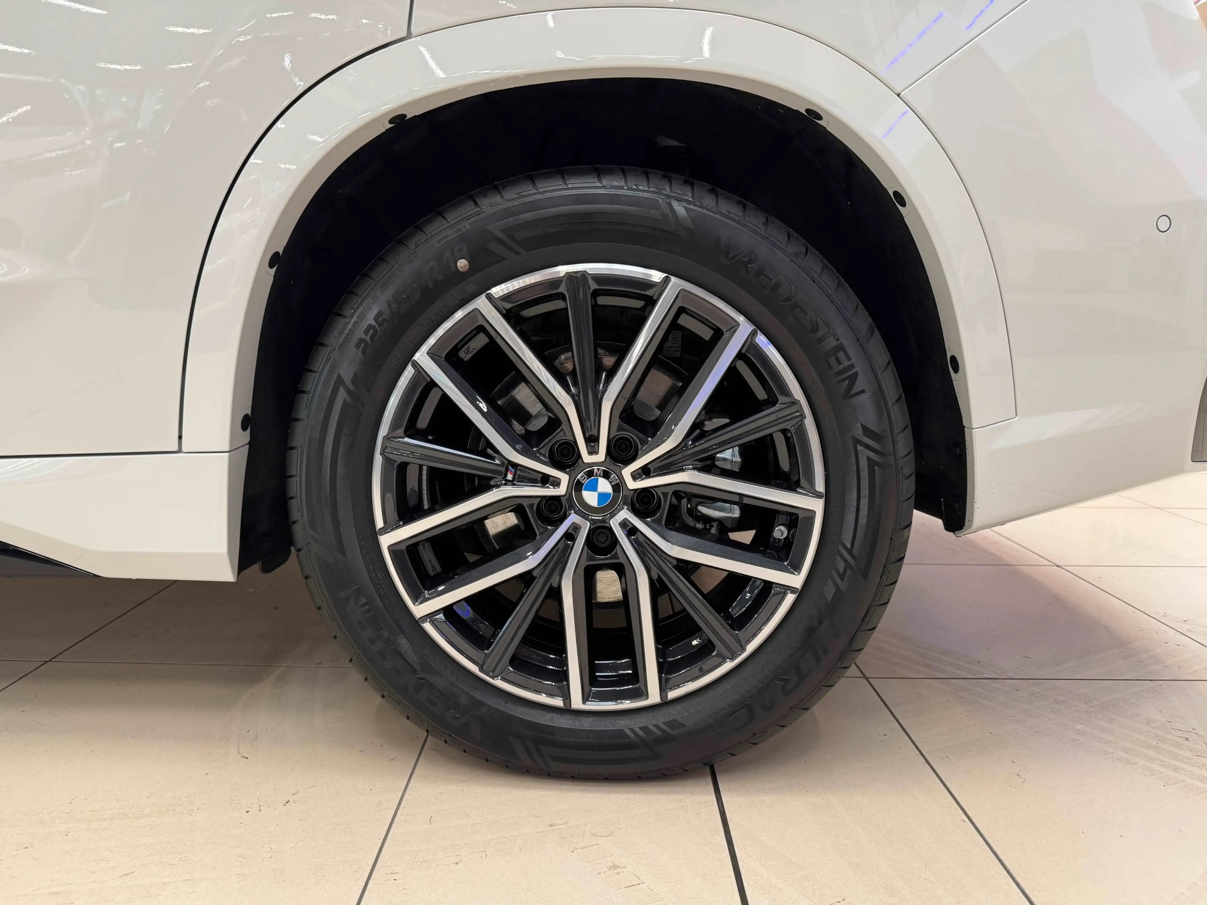BMW iX1 eDrive20 M-Sport+NAVI+LED+SHZ+PA+uvm. — photo 5