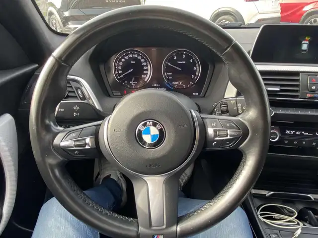 BMW 1 Series view 5