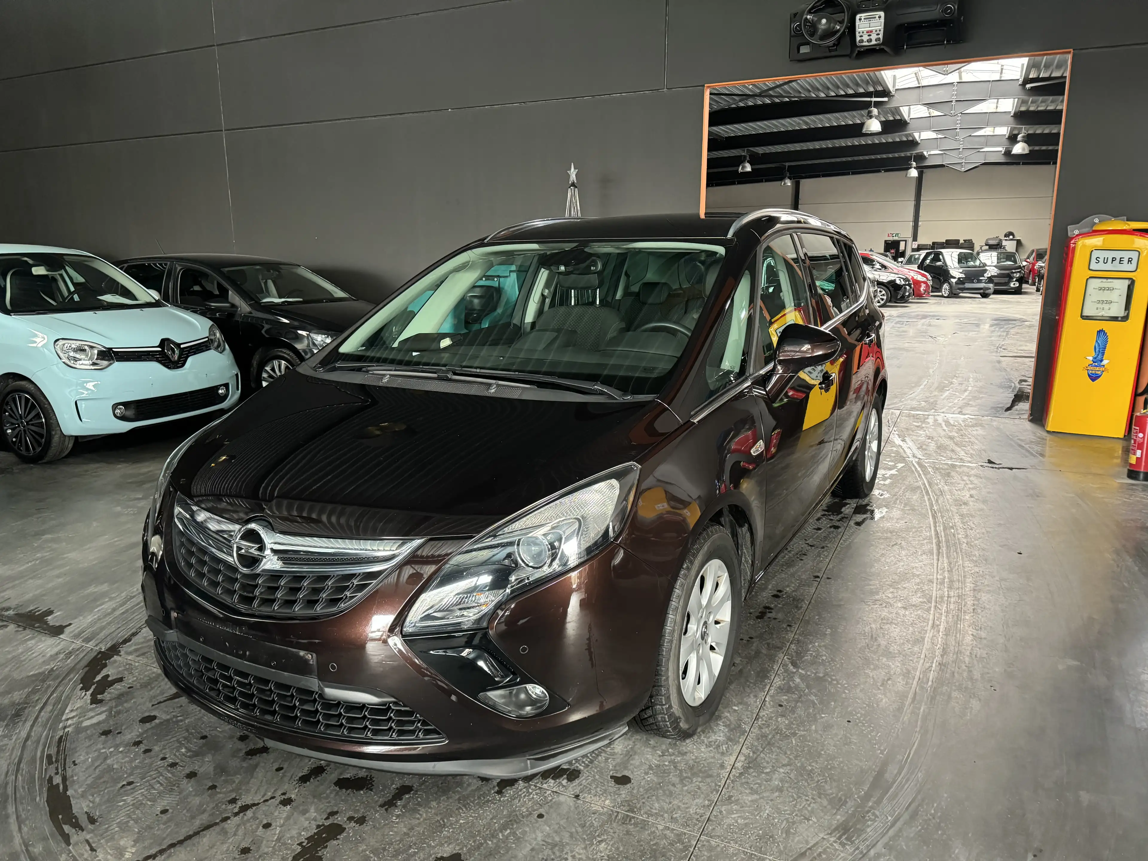 Opel Zafira Tourer 1.4 Turbo - AUTOMATIQUE - LIM/REG - MEDIA - NAVI — photo 4
