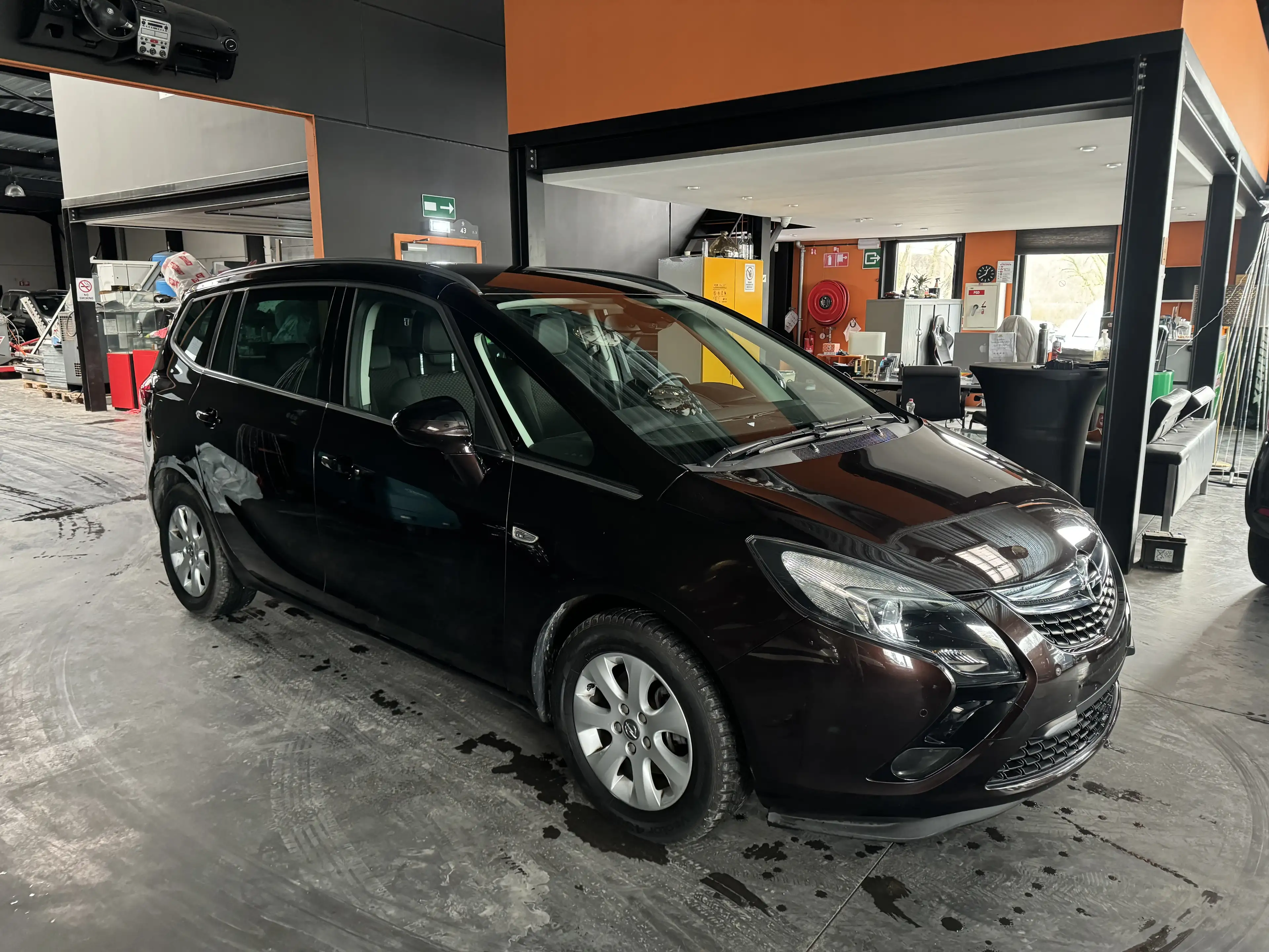 Opel Zafira Tourer 1.4 Turbo - AUTOMATIQUE - LIM/REG - MEDIA - NAVI — photo 2