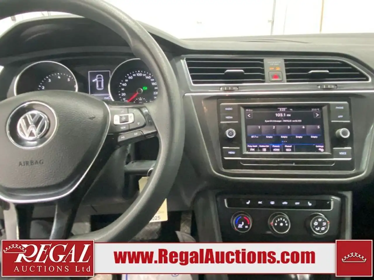 Volkswagen Tiguan photo Volkswagen Tiguan