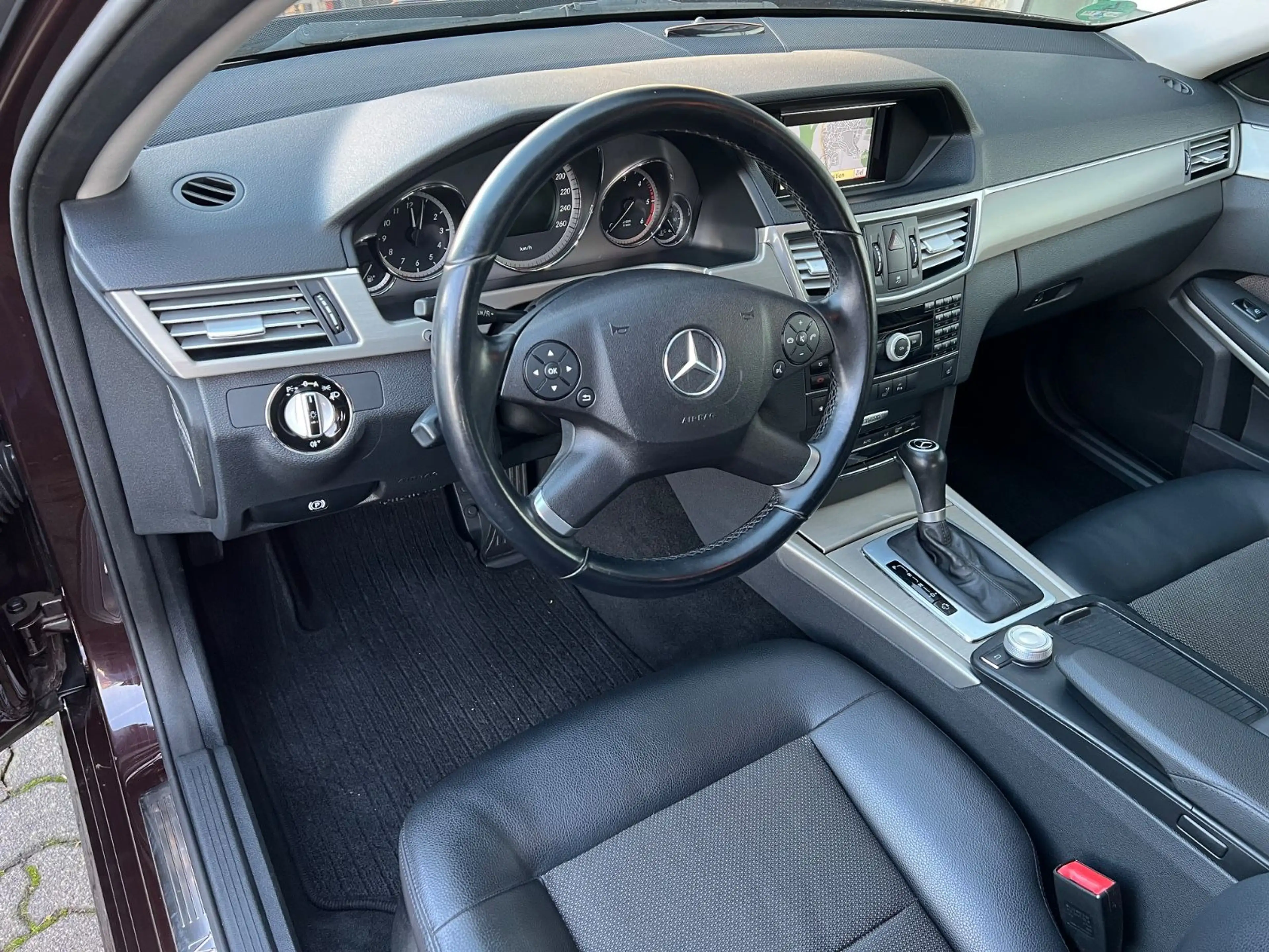 Mercedes-Benz E 250 CDI Avantgarde*BI-XENON*NAVI*ACC*ALU*EURO5 — photo 12