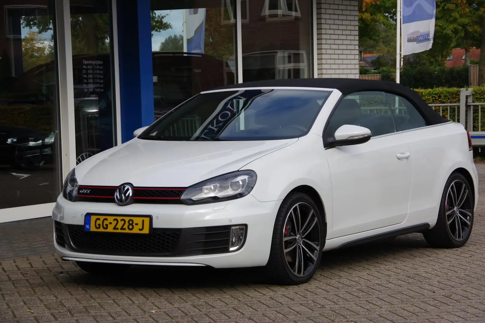 Volkswagen Golf Cabriolet 2.0 TSI GTI DSG Camera Trekhaak Leer Stoelverwarmi Blanco - 2