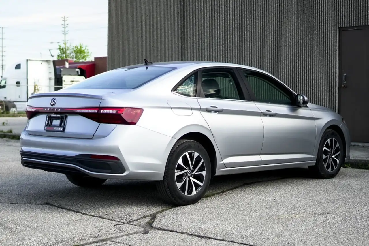 Volkswagen Jetta снимка Volkswagen Jetta