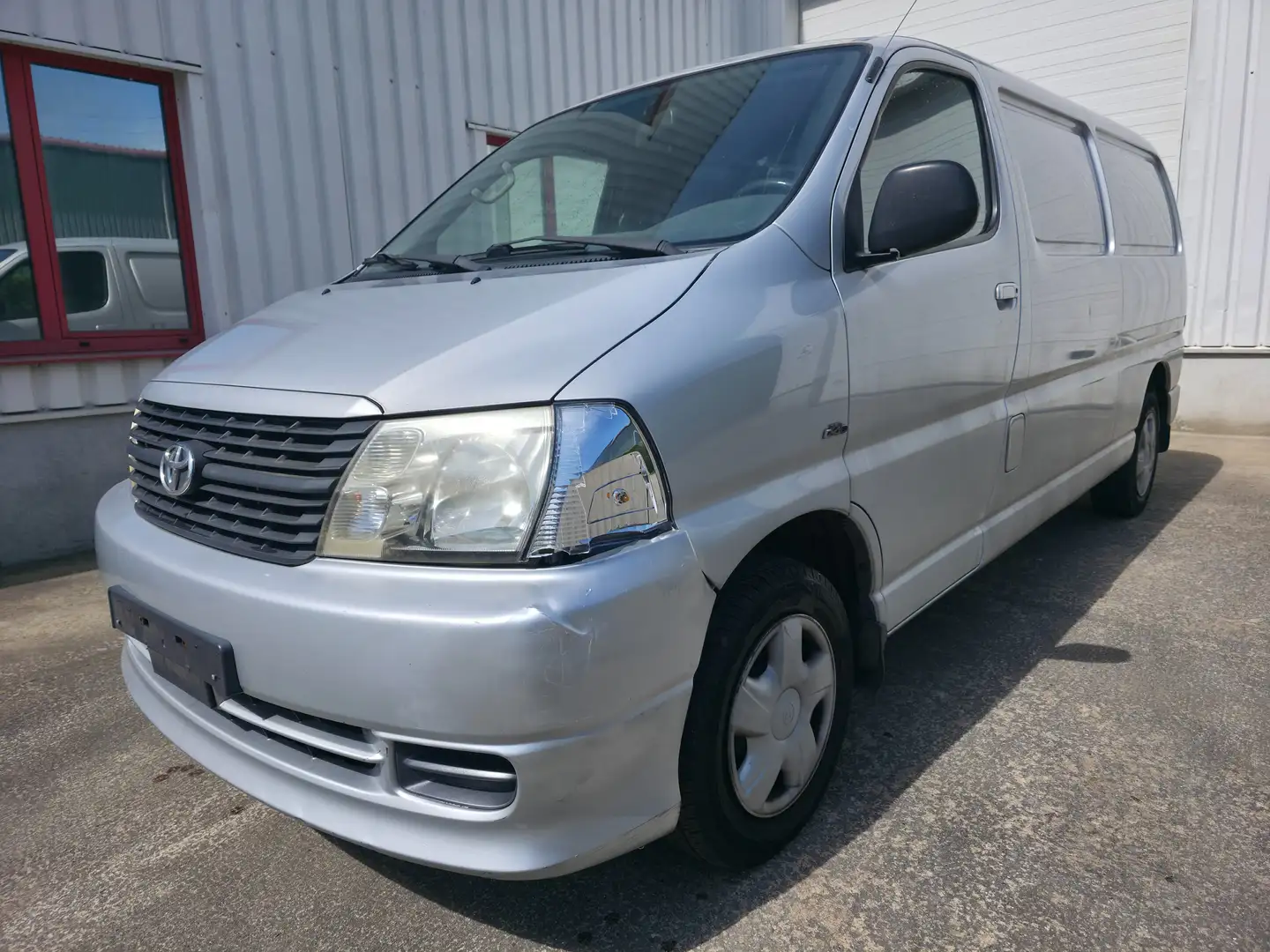 Toyota Hiace 2.5 Turbo D-4D LX Gris - 1