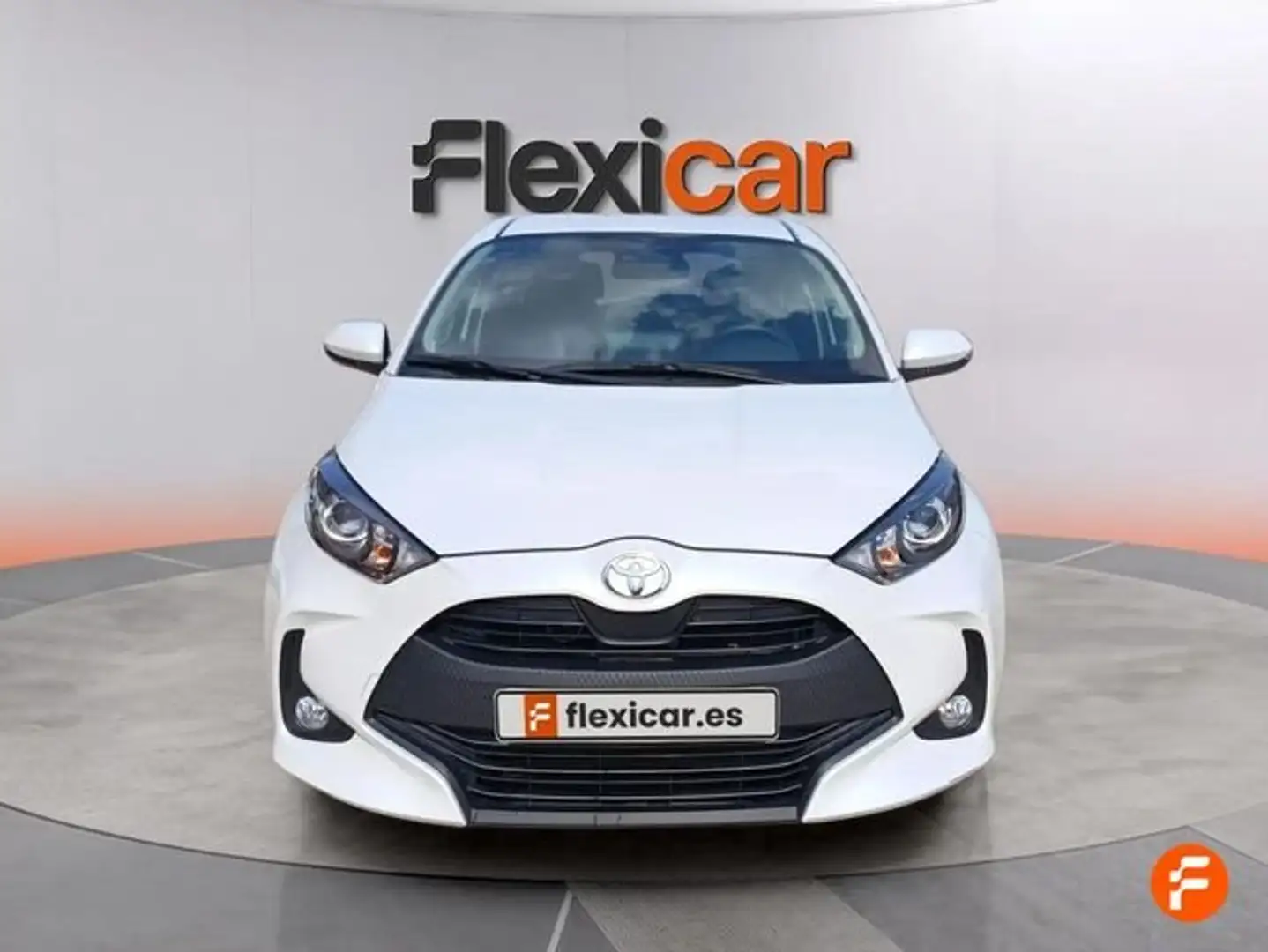 Toyota Yaris 120H 1.5 Style Blanco - 2