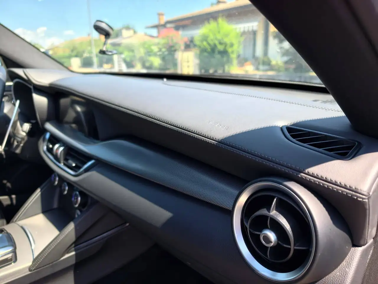 Alfa Romeo Stelvio 2025 — фото 13