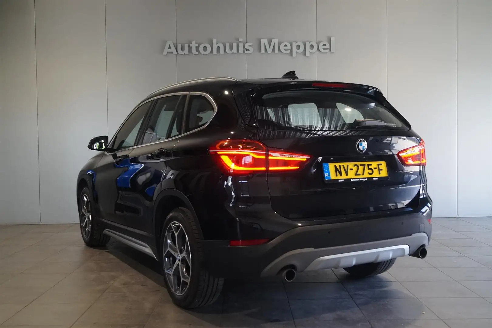 BMW X1 Sdrive20i Automaat | LED | Navi | Lichtpakket | Noir - 2