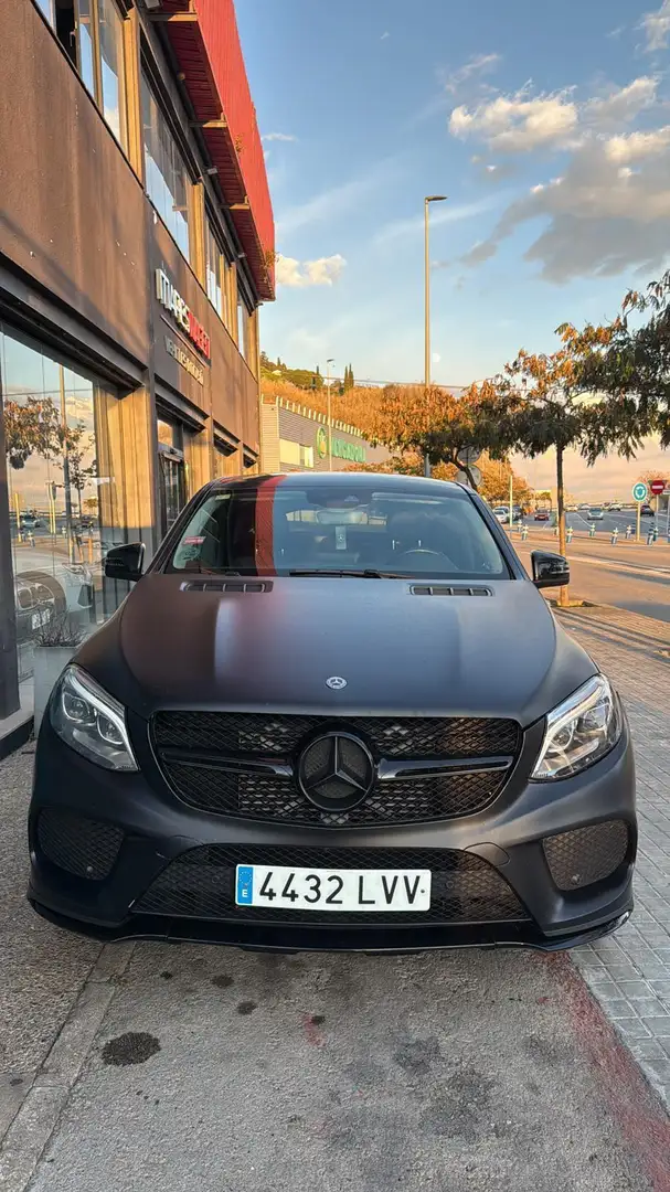 Mercedes-Benz 350 - 1