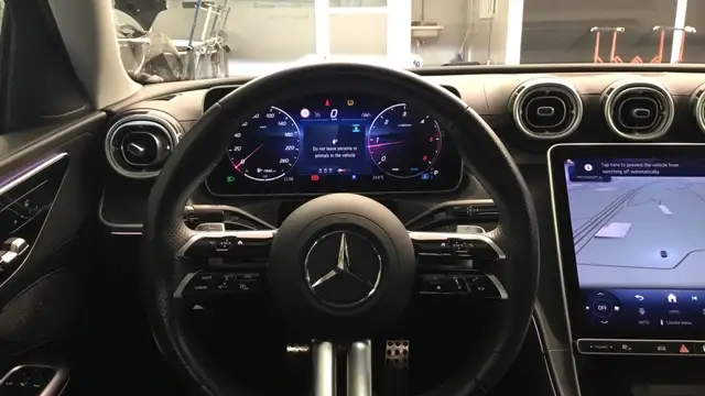 Mercedes-Benz C-Class view 9