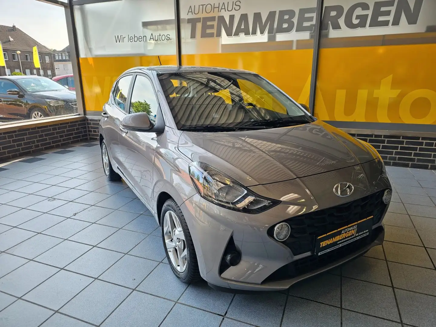 Hyundai i10 Trend AUTOMATIK SHZ PDC LenkrHzg DAB Spurhal Gris - 2