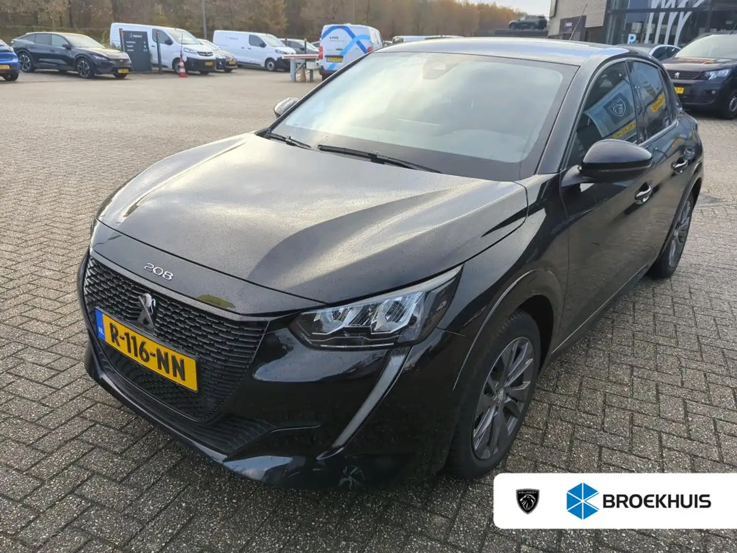 Peugeot e-208 EV Allure Pack 50 kWh 3 Fase | Navigatie by App | Noir - 1