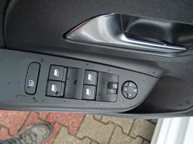 Opel Corsa view 11