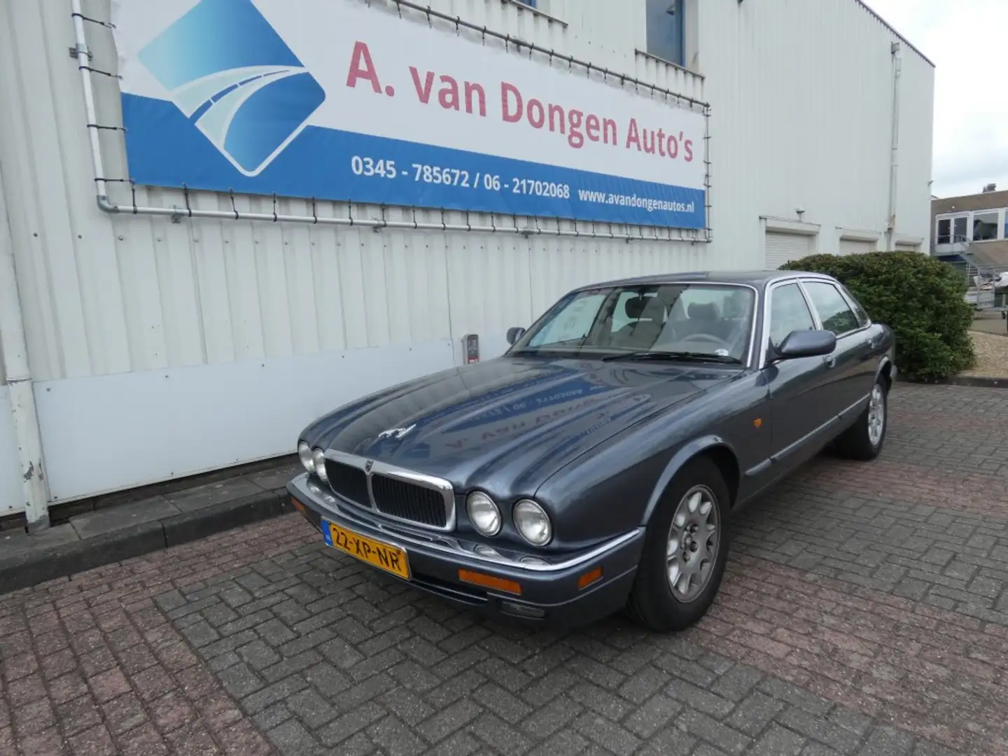 Jaguar XJ 4.0 V8 SPORTAutomaat,Leer,TrhaakSchuifdak,APK 7-11 Blauw - 2