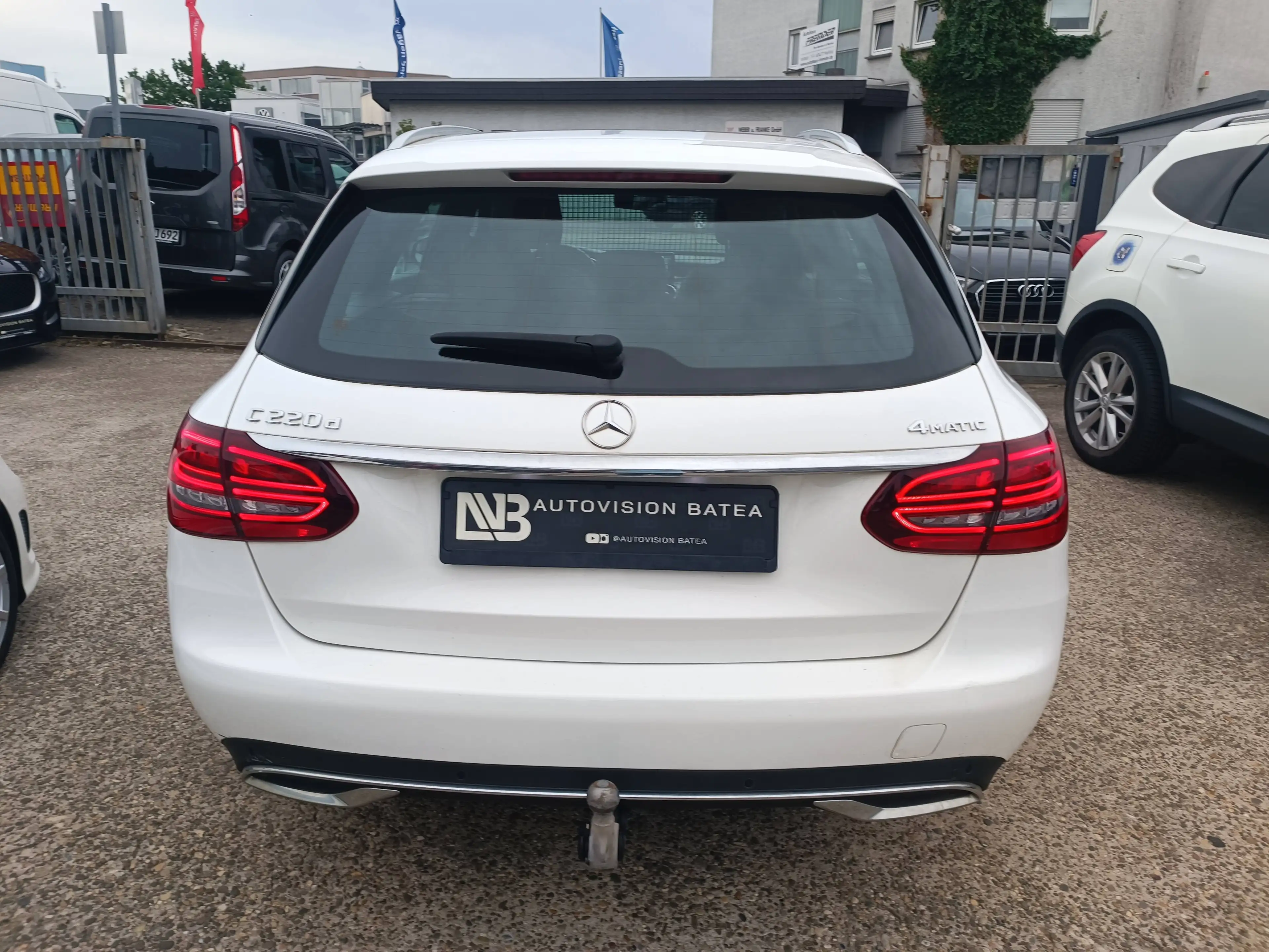 Mercedes-Benz C 220 C-Klasse Diesel d 4Matic T 9G-TRONIC Avantgarde,LED,NAVI,AHK — photo 6