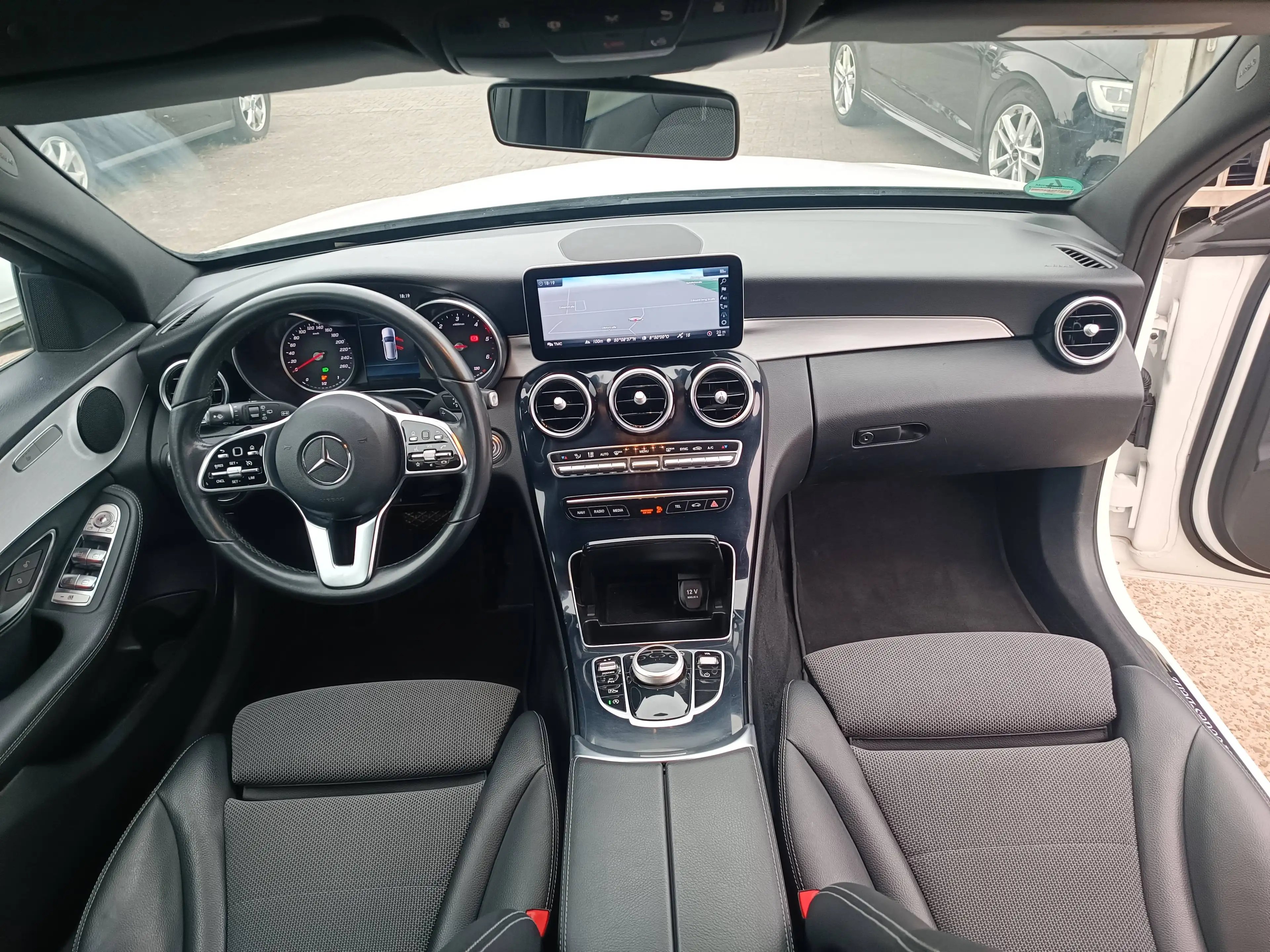 Mercedes-Benz C 220 C-Klasse Diesel d 4Matic T 9G-TRONIC Avantgarde,LED,NAVI,AHK — photo 9
