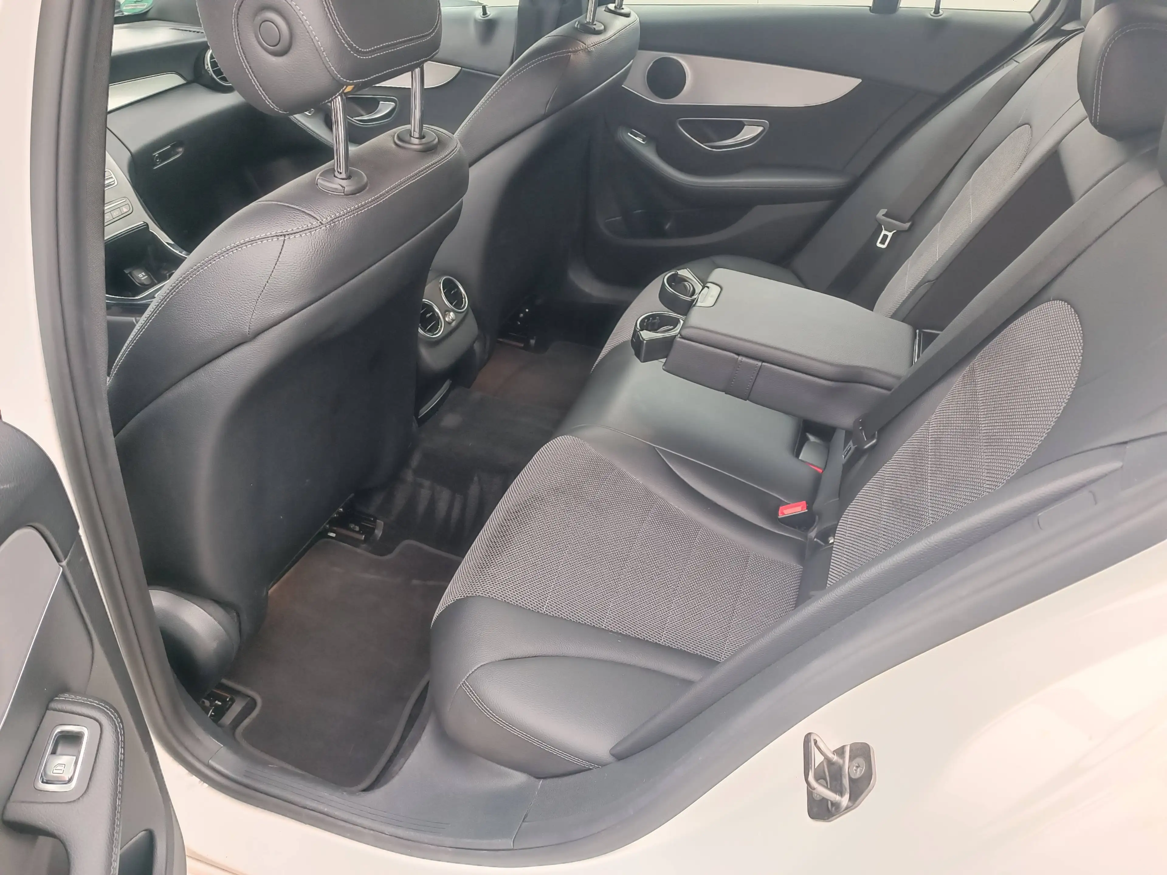 Mercedes-Benz C 220 C-Klasse Diesel d 4Matic T 9G-TRONIC Avantgarde,LED,NAVI,AHK — photo 15