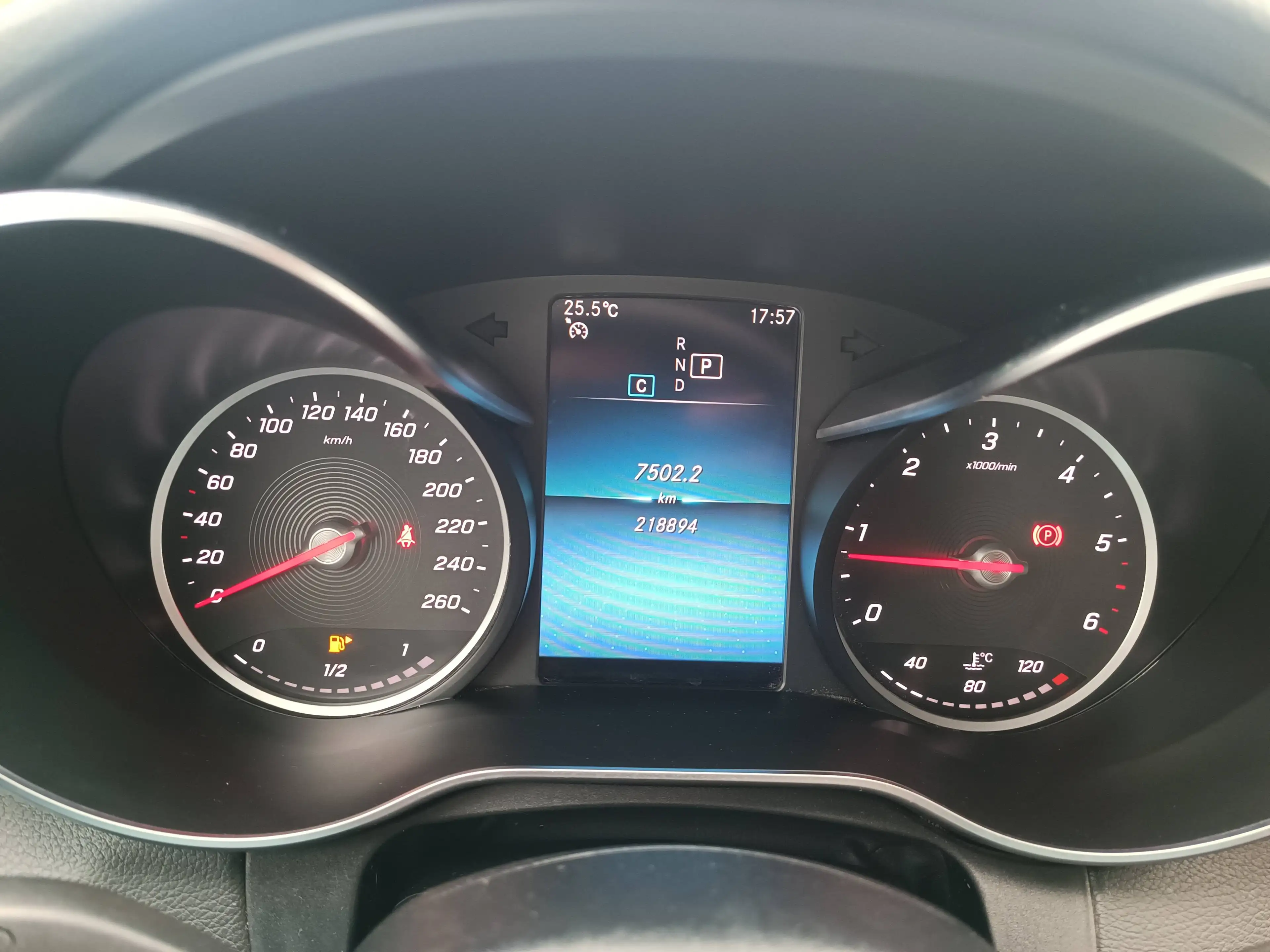 Mercedes-Benz C 220 C-Klasse Diesel d 4Matic T 9G-TRONIC Avantgarde,LED,NAVI,AHK — photo 12