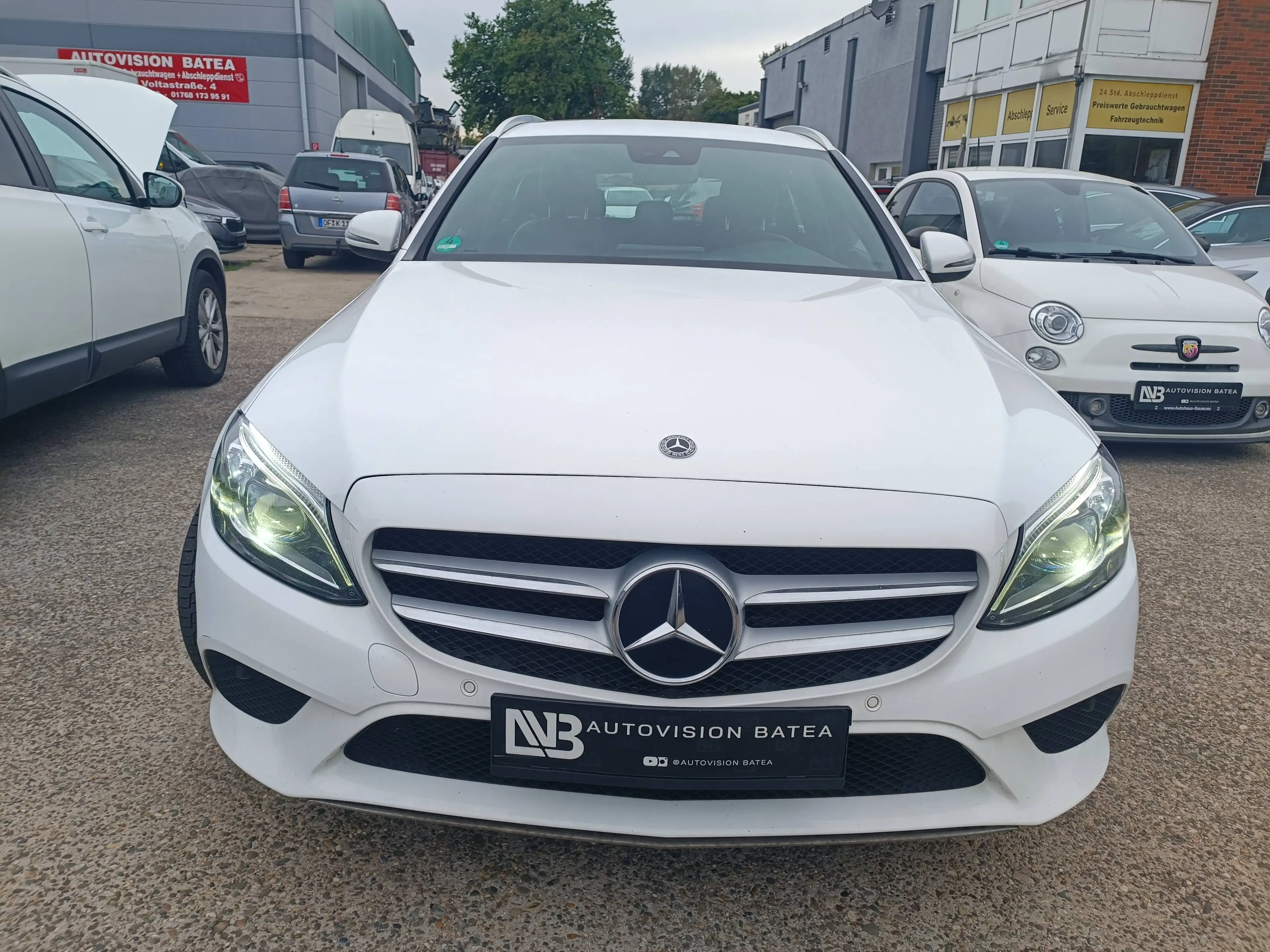 Mercedes-Benz C 220 C-Klasse Diesel d 4Matic T 9G-TRONIC Avantgarde,LED,NAVI,AHK — photo 2