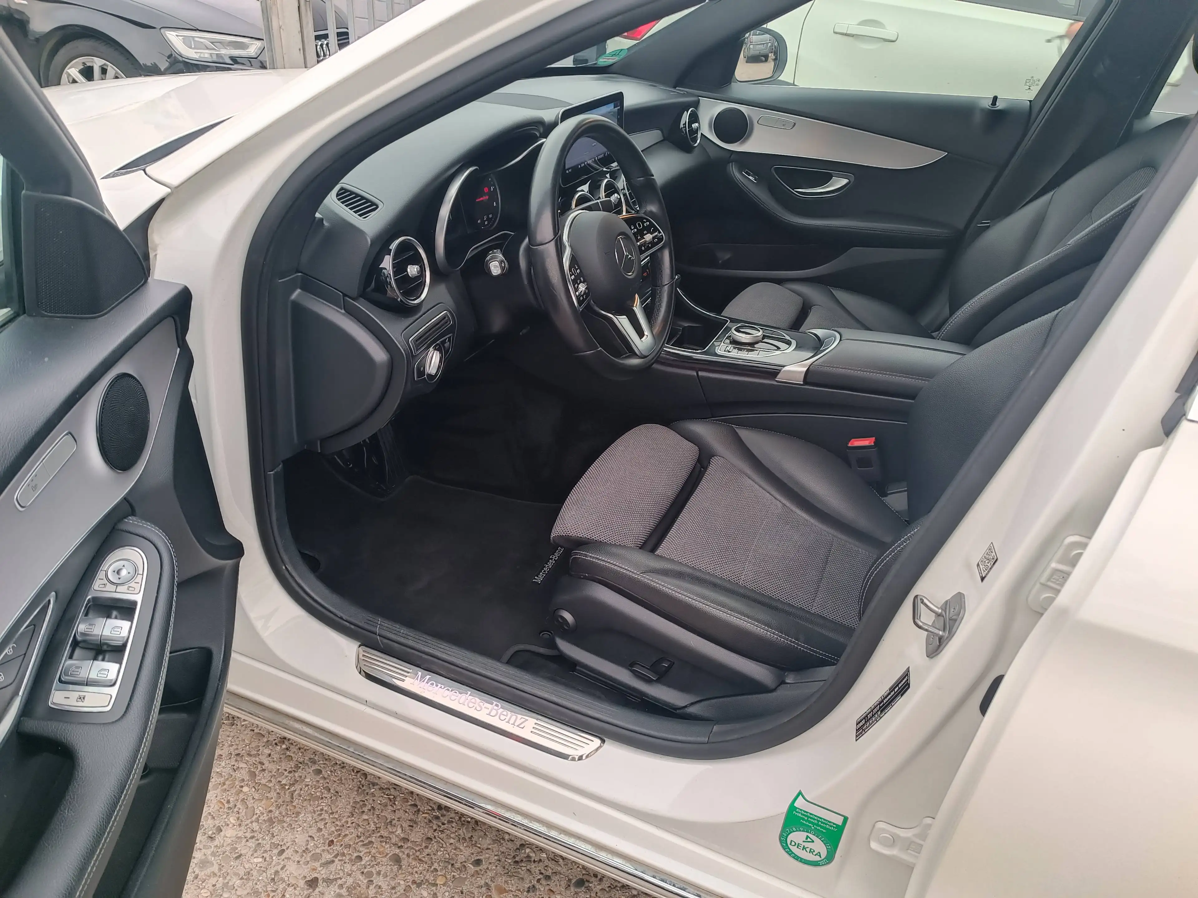 Mercedes-Benz C 220 C-Klasse Diesel d 4Matic T 9G-TRONIC Avantgarde,LED,NAVI,AHK — photo 8