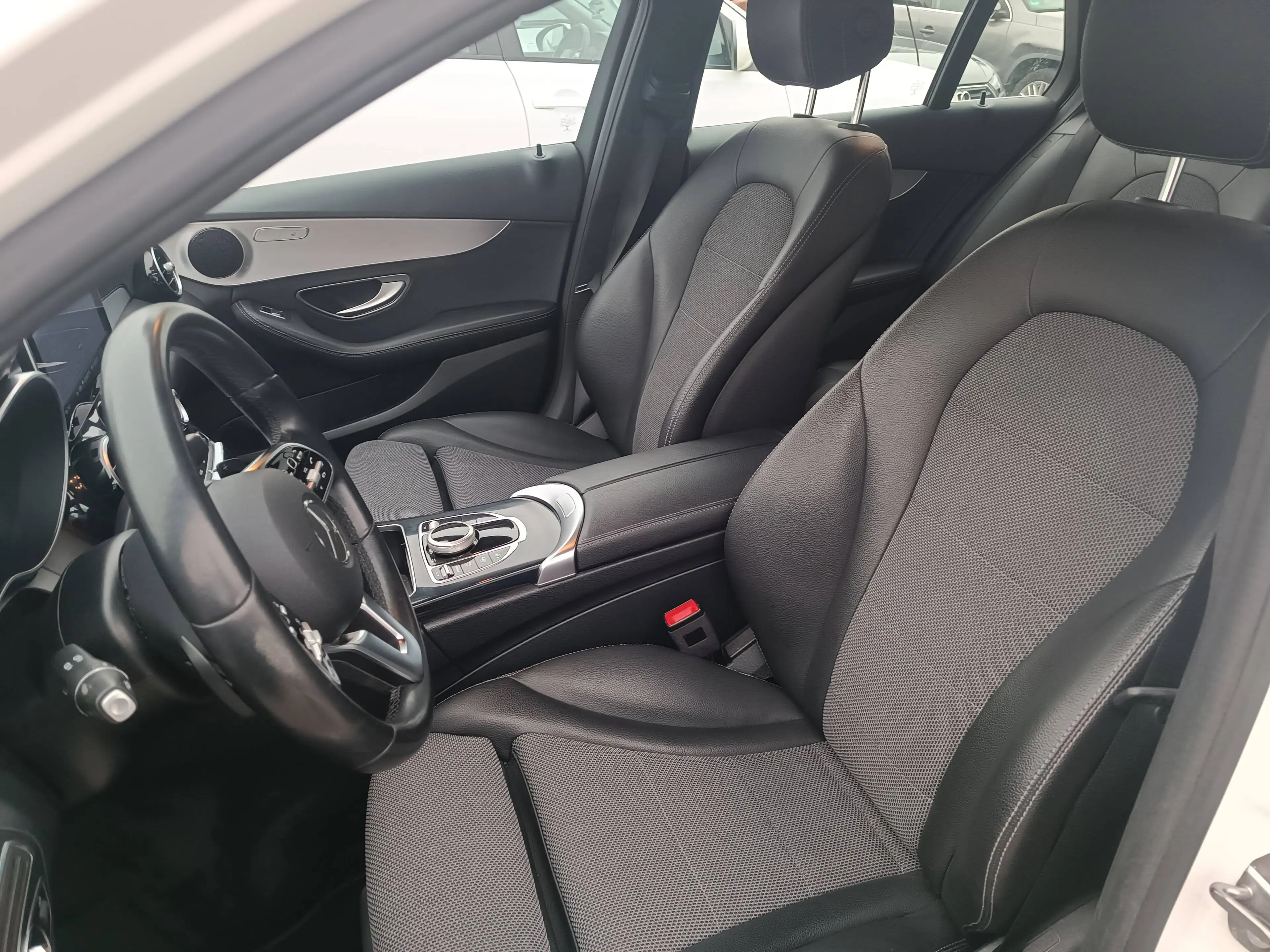 Mercedes-Benz C 220 C-Klasse Diesel d 4Matic T 9G-TRONIC Avantgarde,LED,NAVI,AHK — photo 13