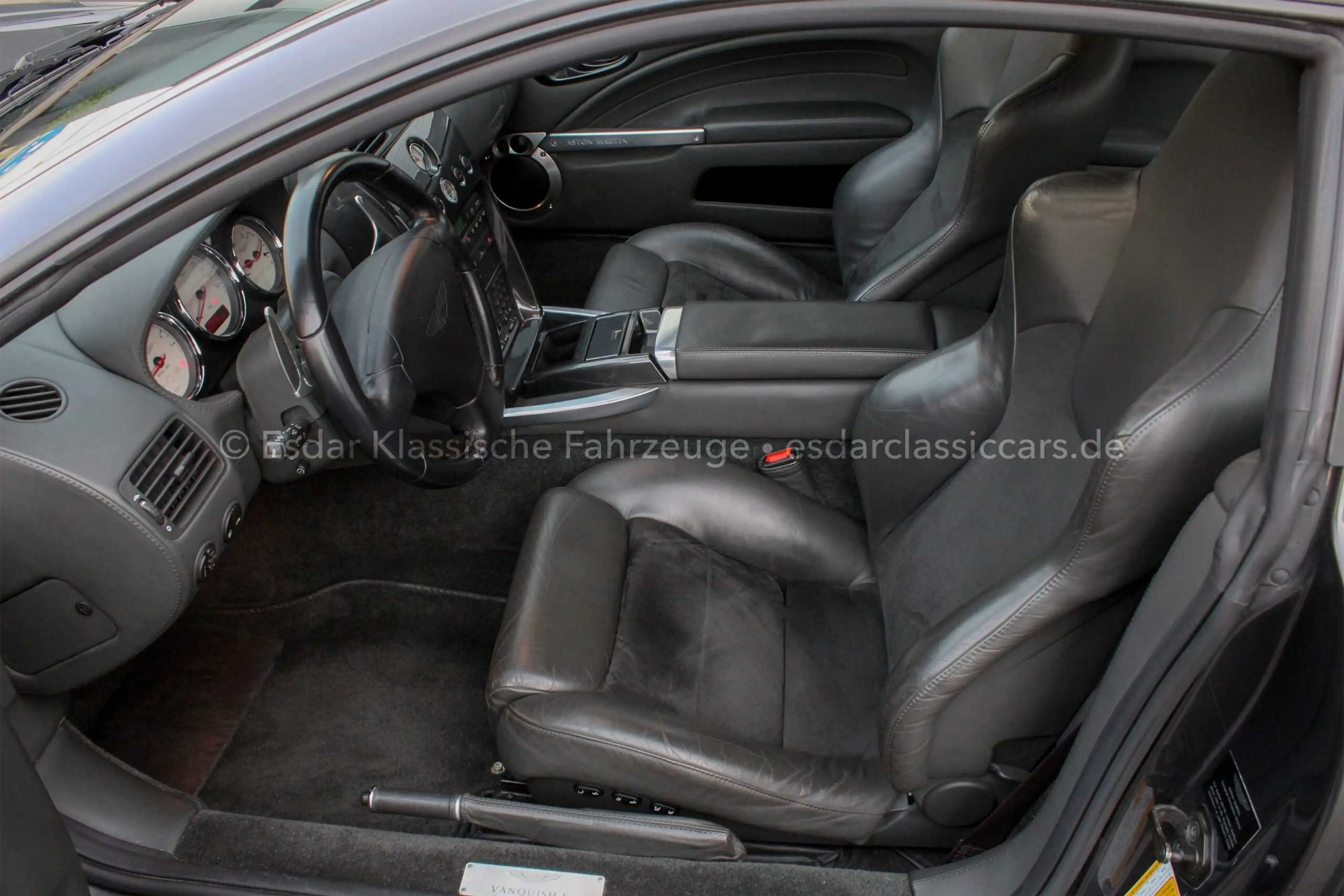 Aston Martin Vanquish S — photo 5