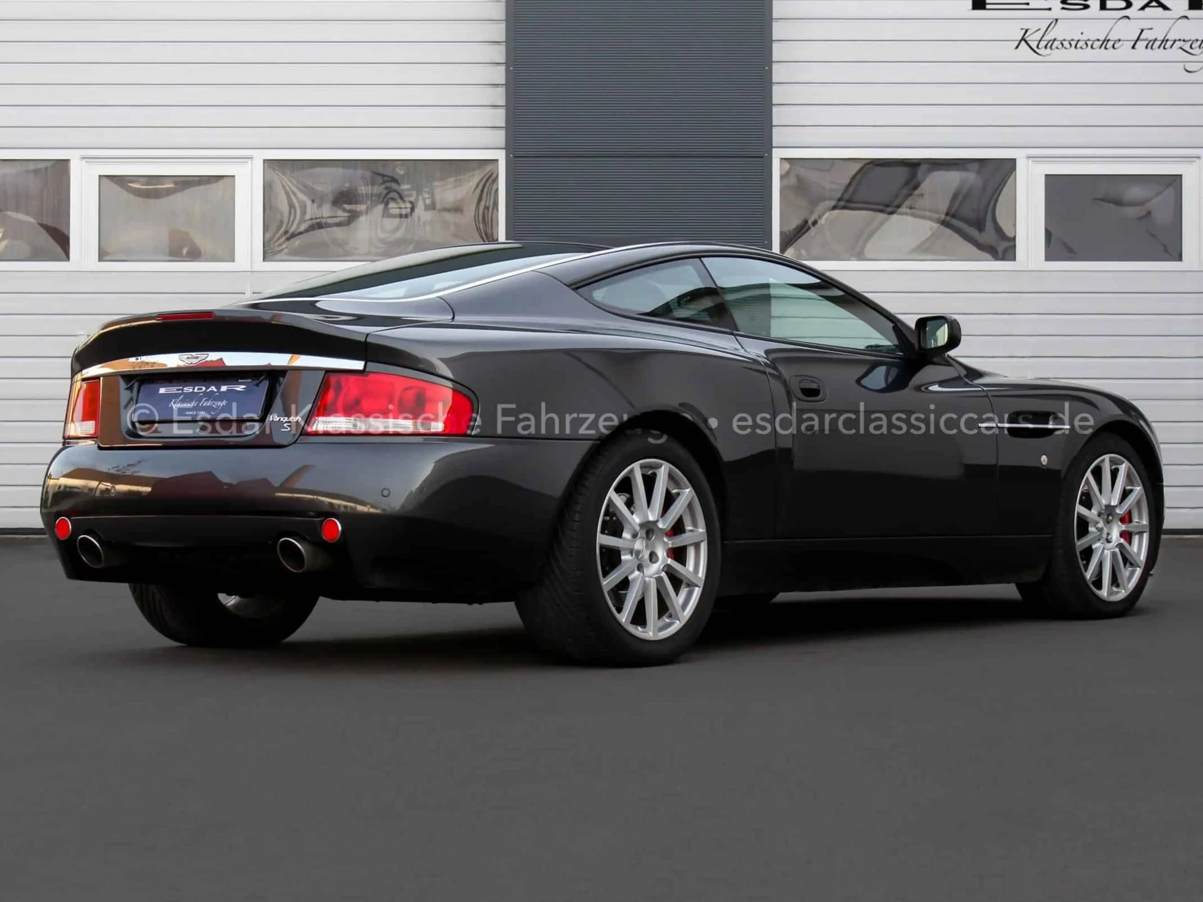 Aston Martin Vanquish S — photo 2