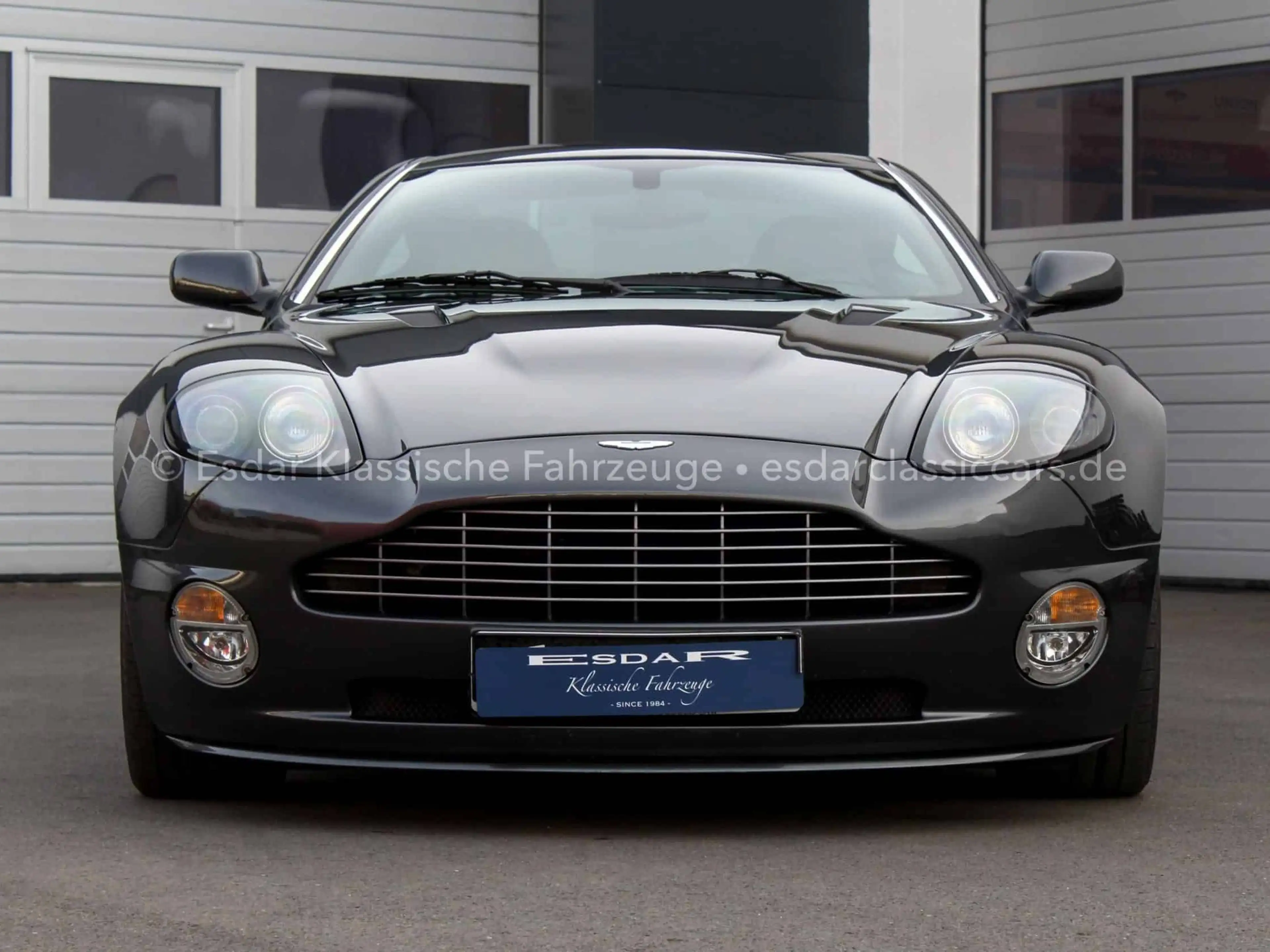 Aston Martin Vanquish S — photo 8
